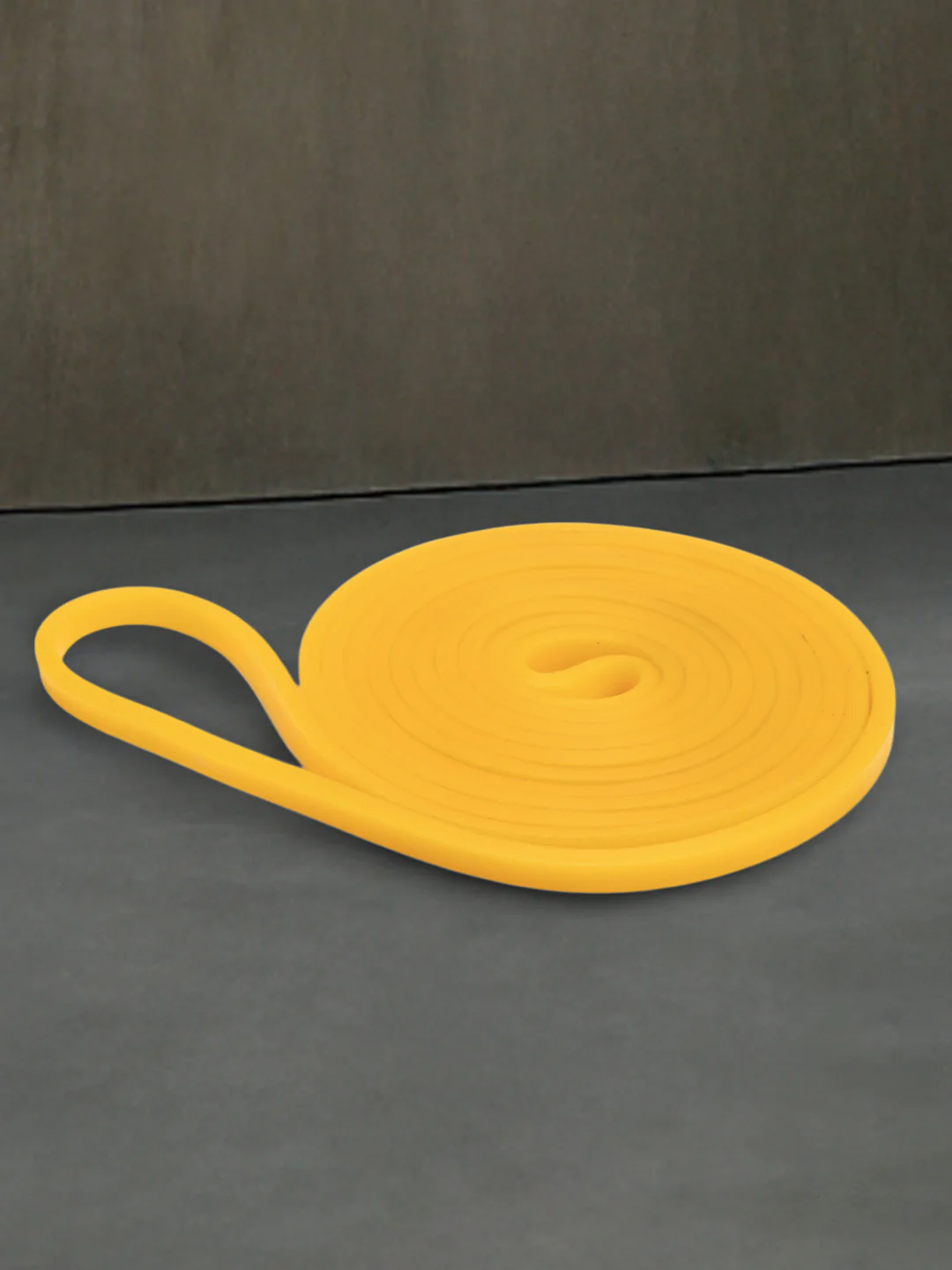 Cult On the Go Fitness kit with Resistance Band Yellow, Skipping Rope Grey, Yellow shaker 500 ml & Duffle Bag Black - Image 4