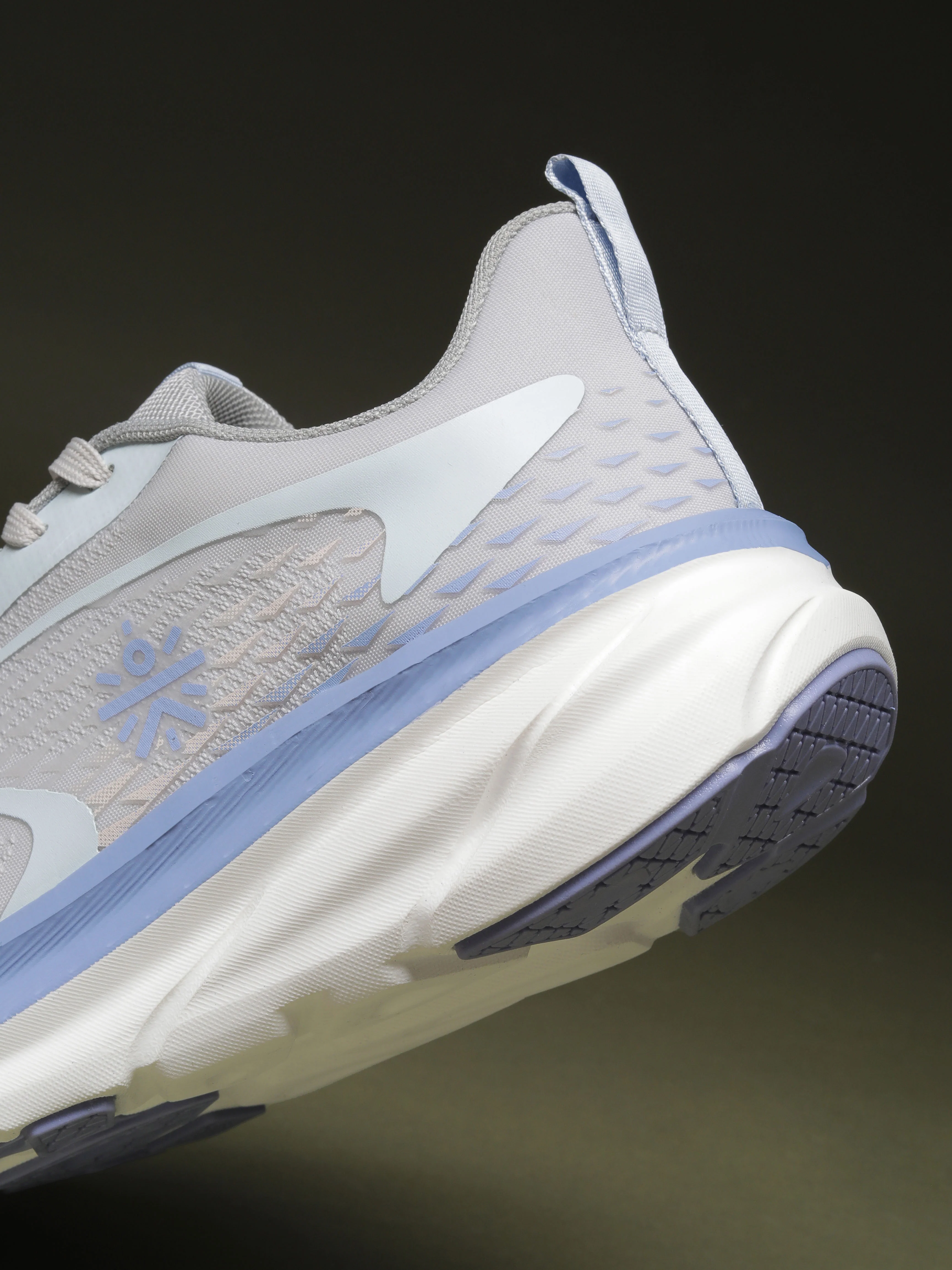 cult Women's CloudRise Running Shoes - Ice Blue - Image 11