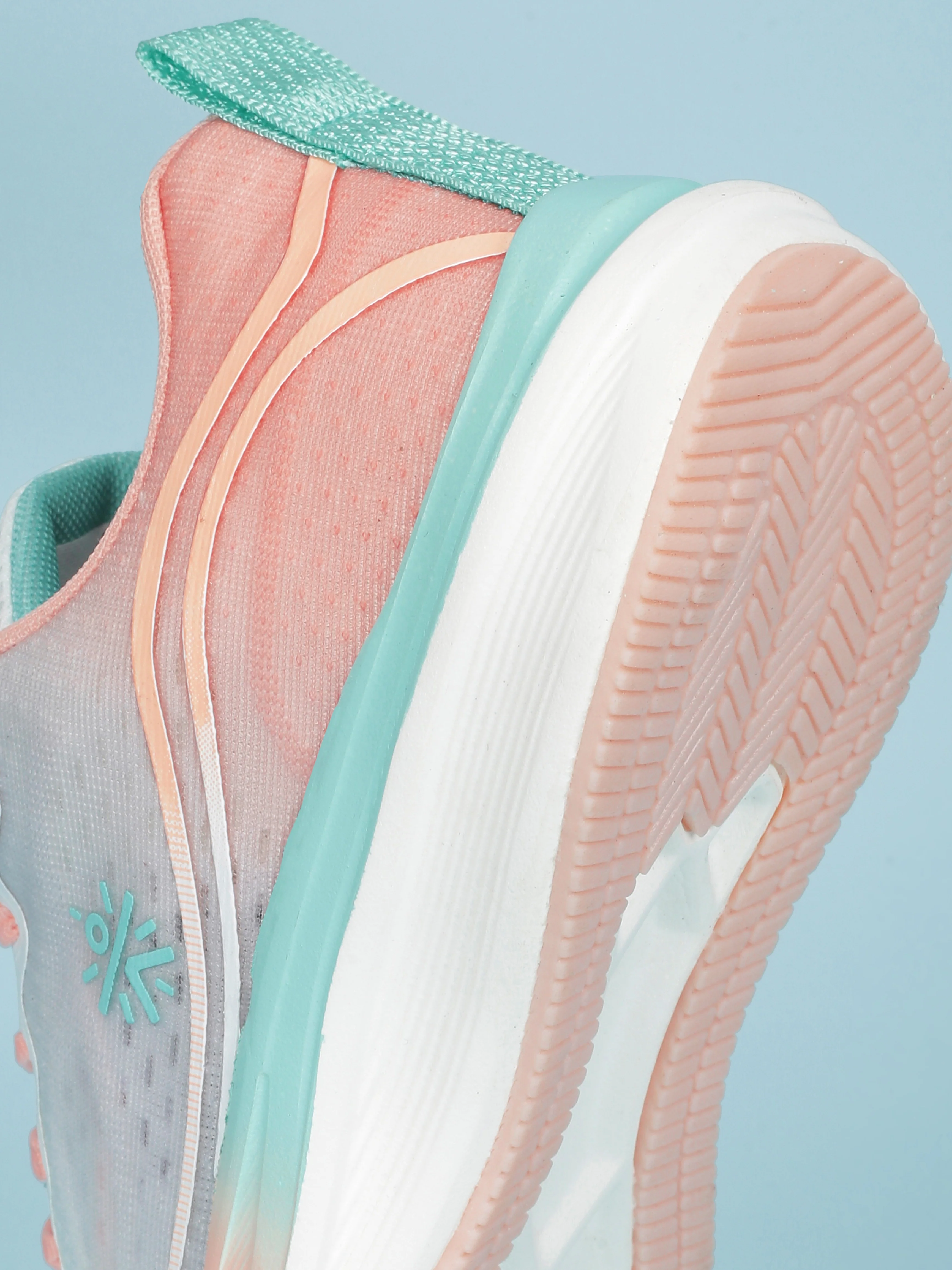 Cult Women's Dynex Running Shoes - White/Peach - Image 10