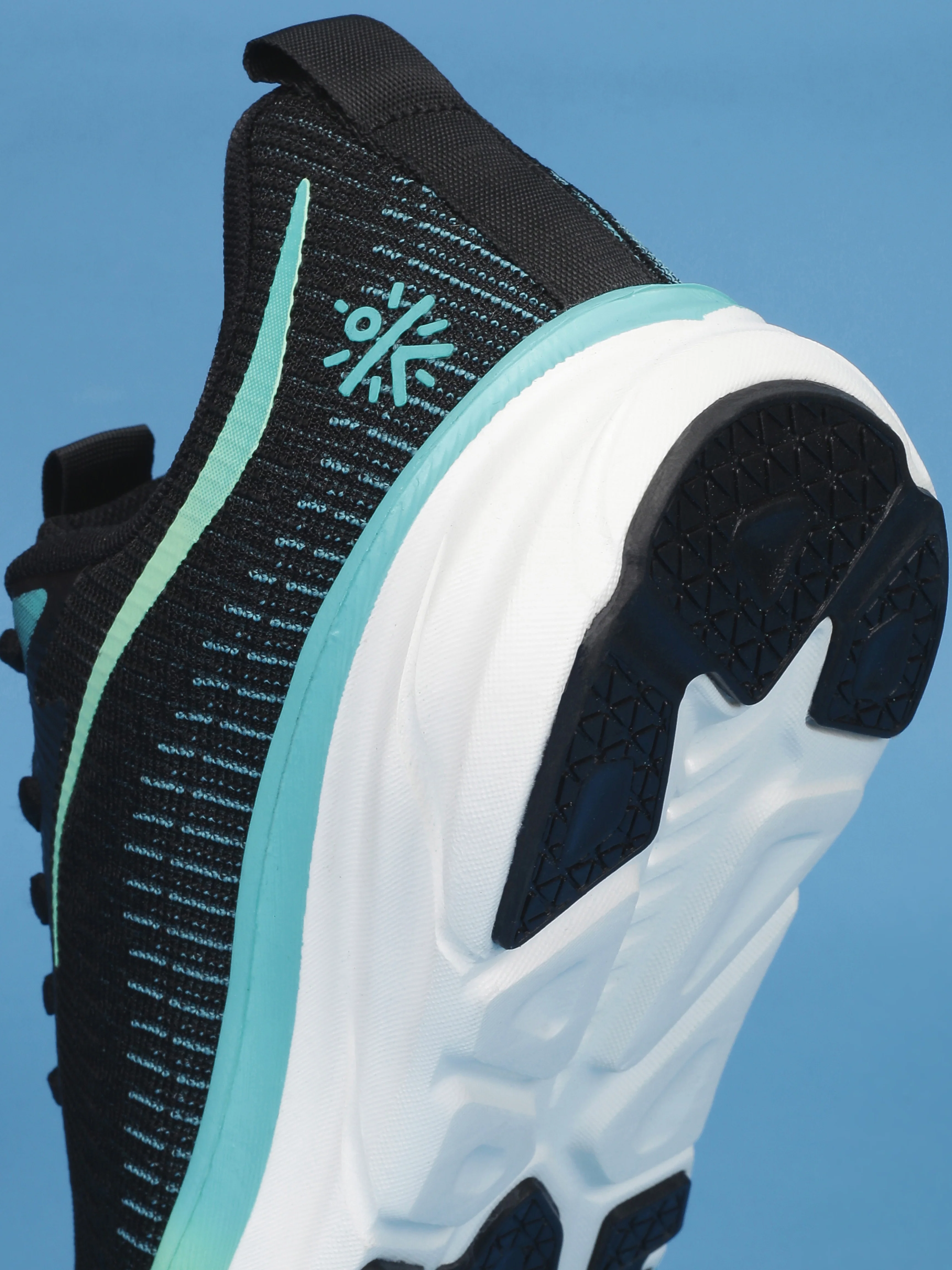 cult Women's Flytor Running Shoes - Black/Sea Green - Image 12