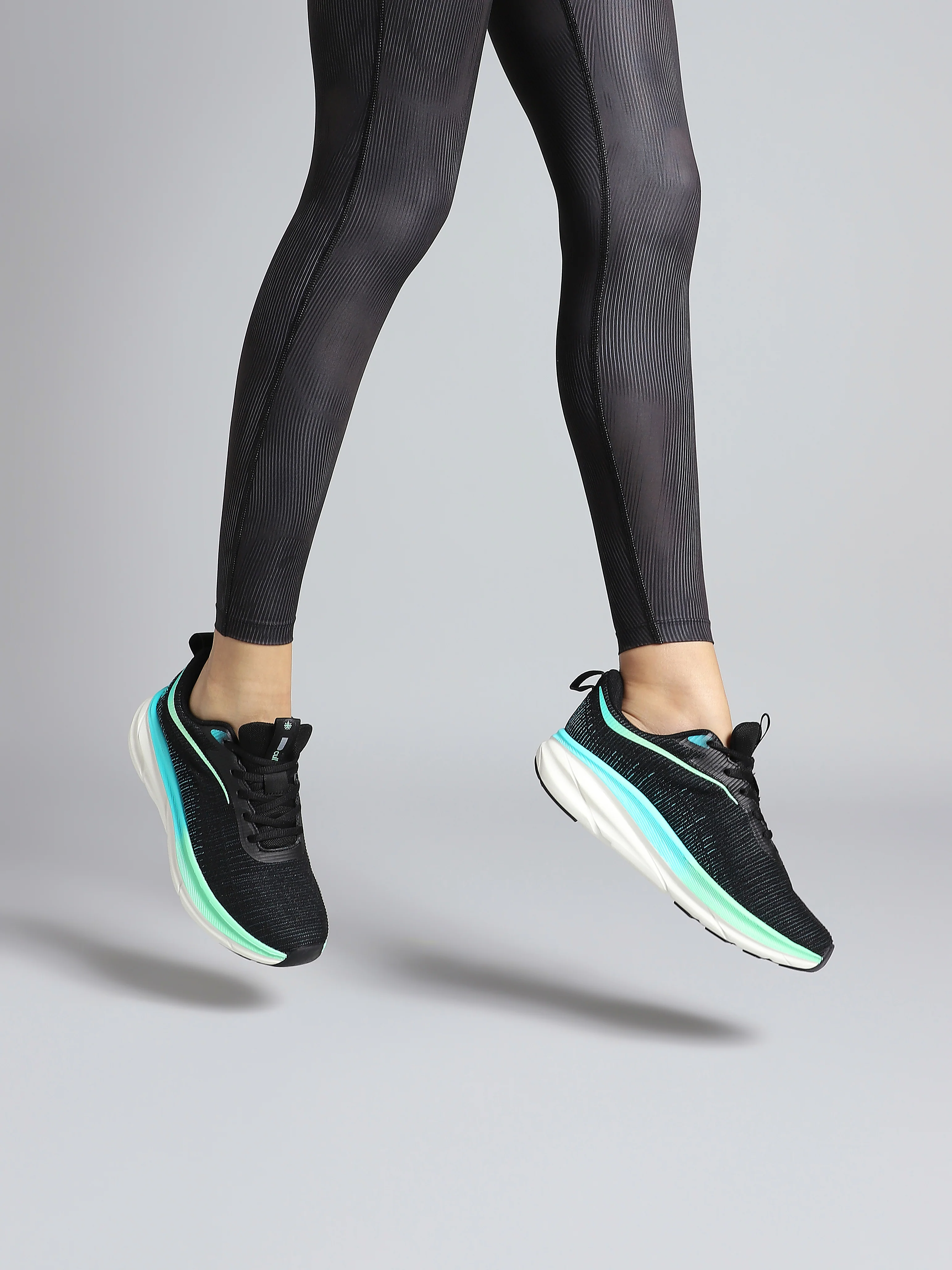 cult Women's Flytor Running Shoes - Black/Sea Green - Image 6