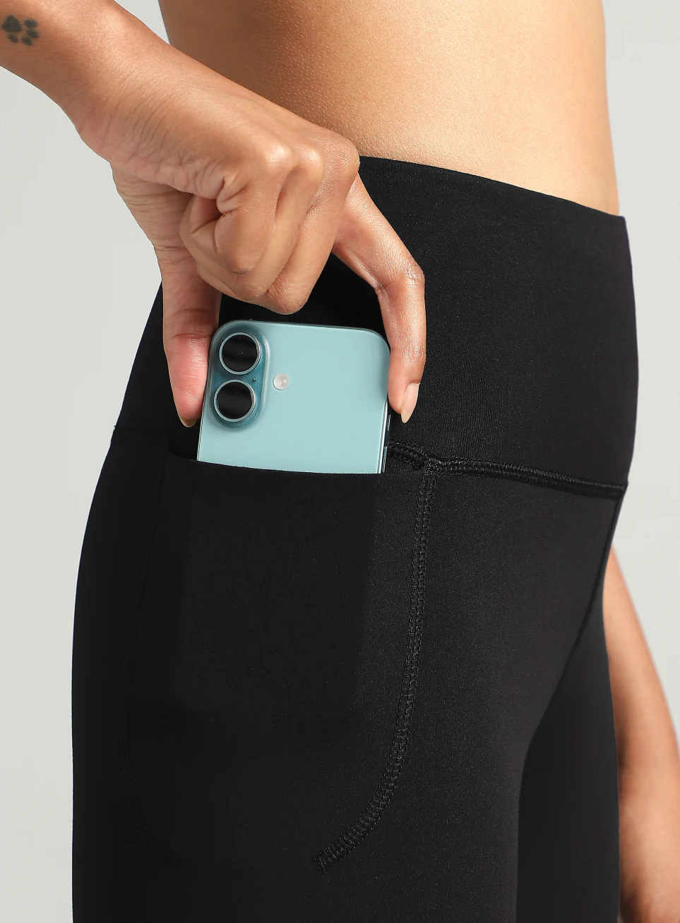 Black Do It All Solid Tights With Pocket - Image 4