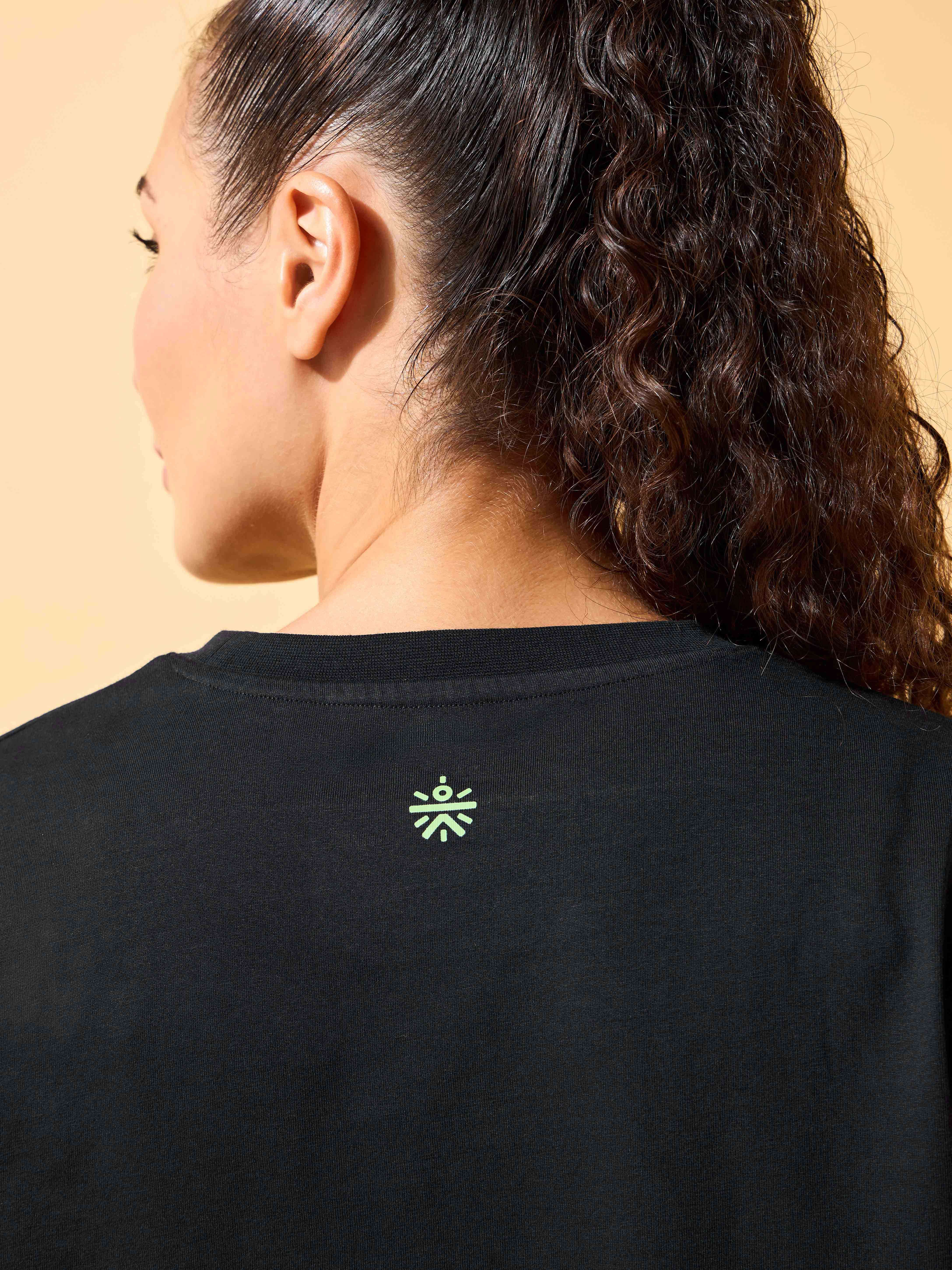 Elevate Print Cropped T-shirt - Image 7