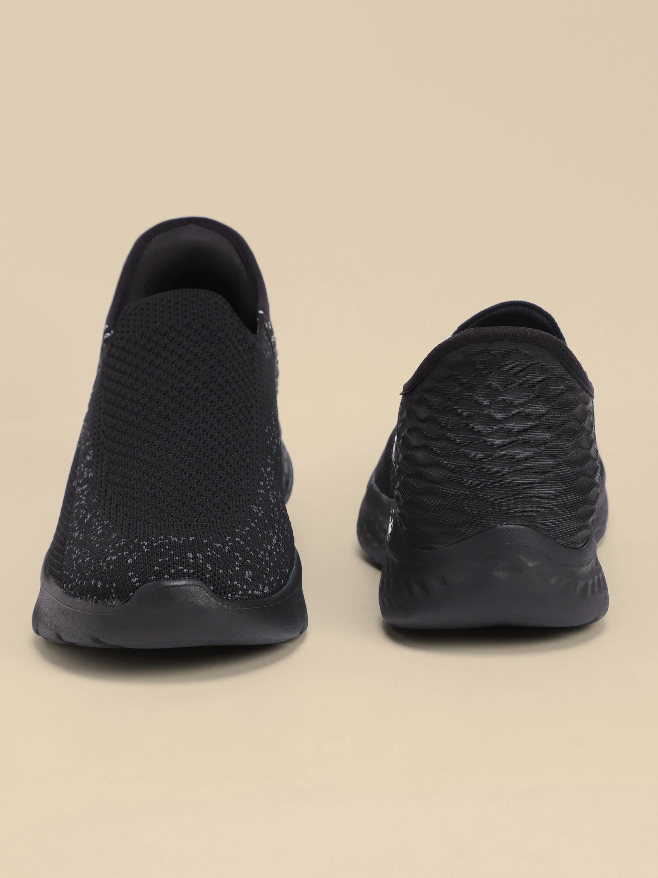 cult EZ+ Flow Women's Walking Shoes - Black - Image 4