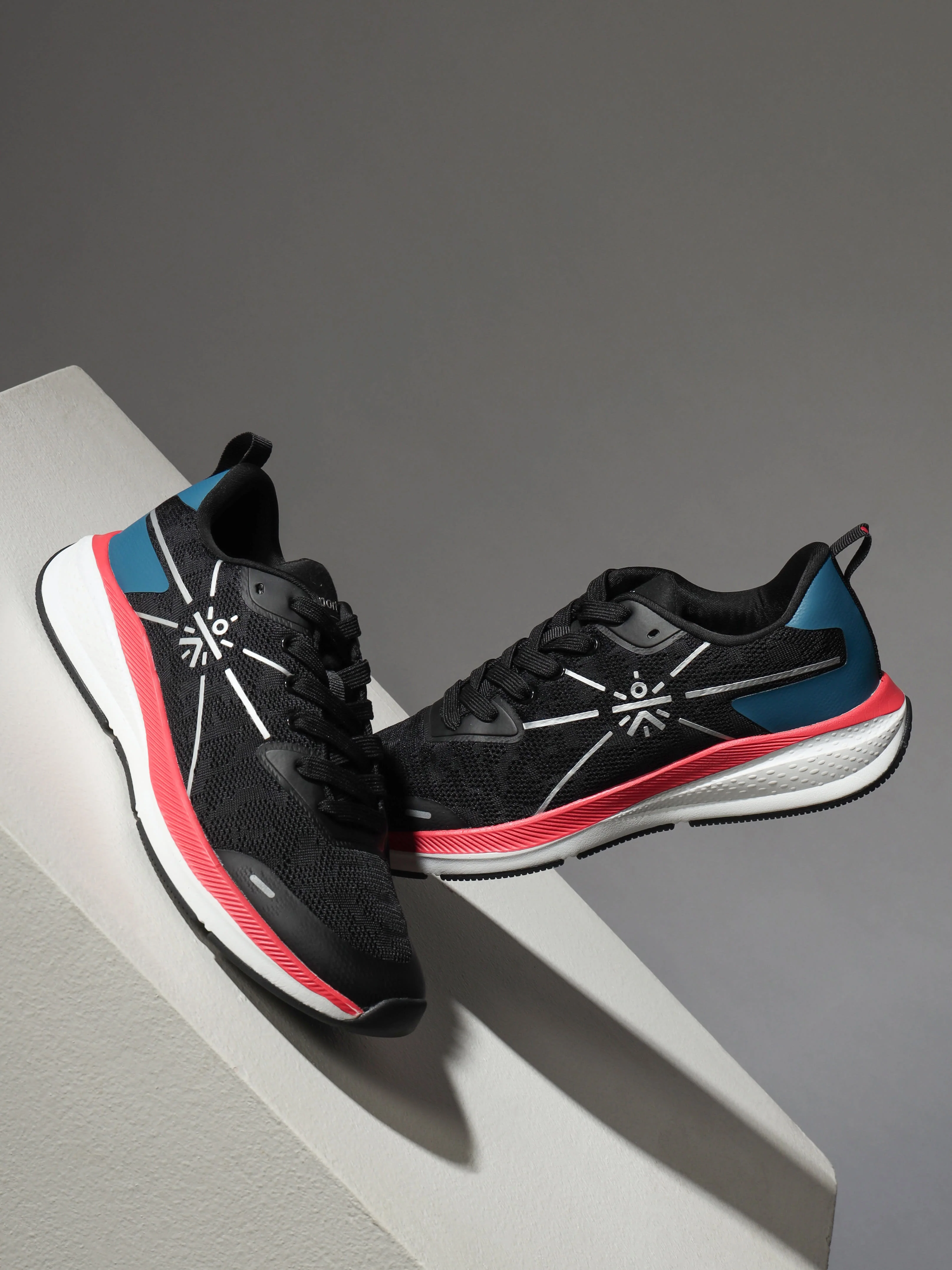 cult Flomo Men Running Shoes - Black/Blue - Image 4