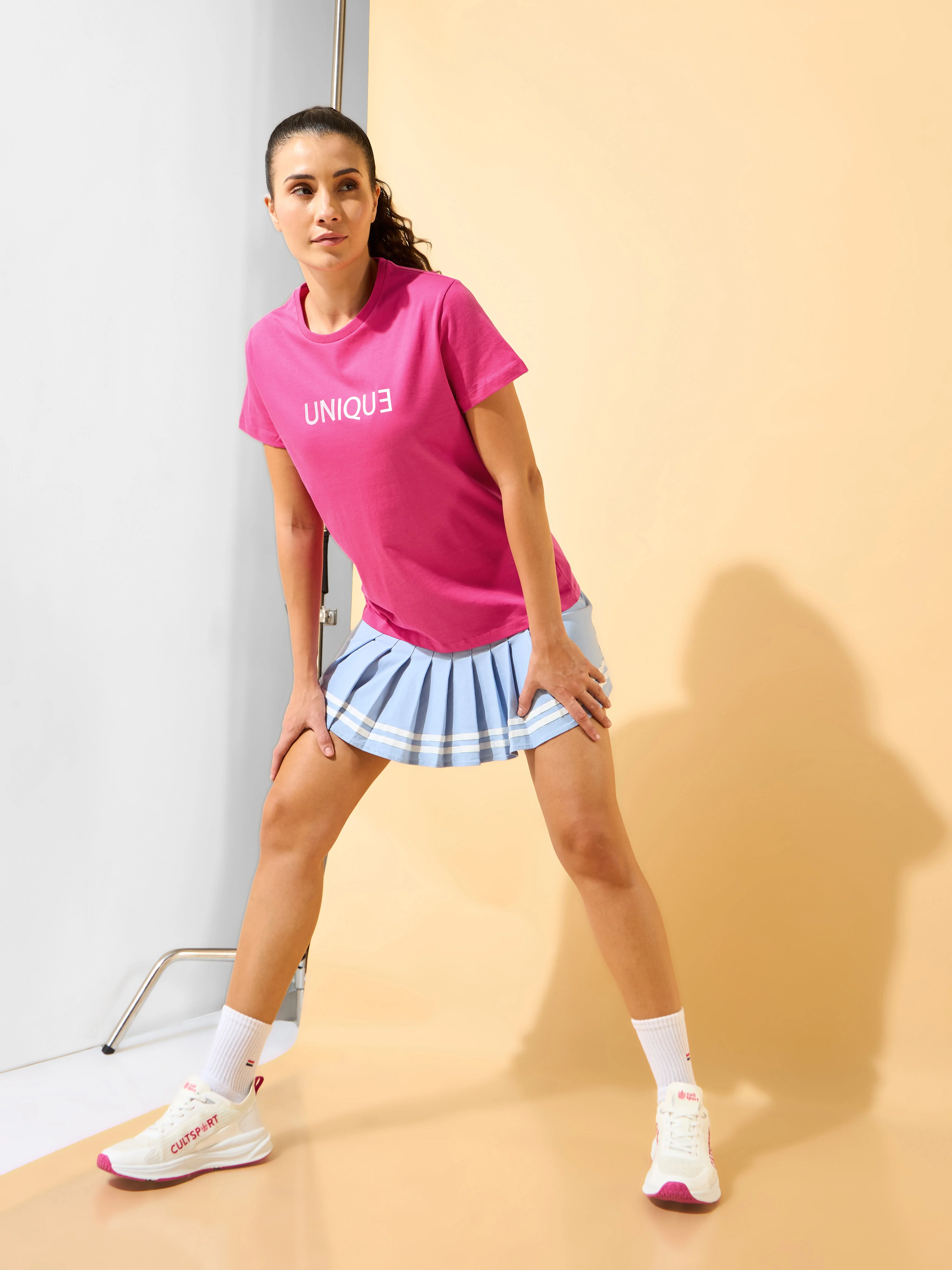 I Am Unique Print T-shirt - Image 2