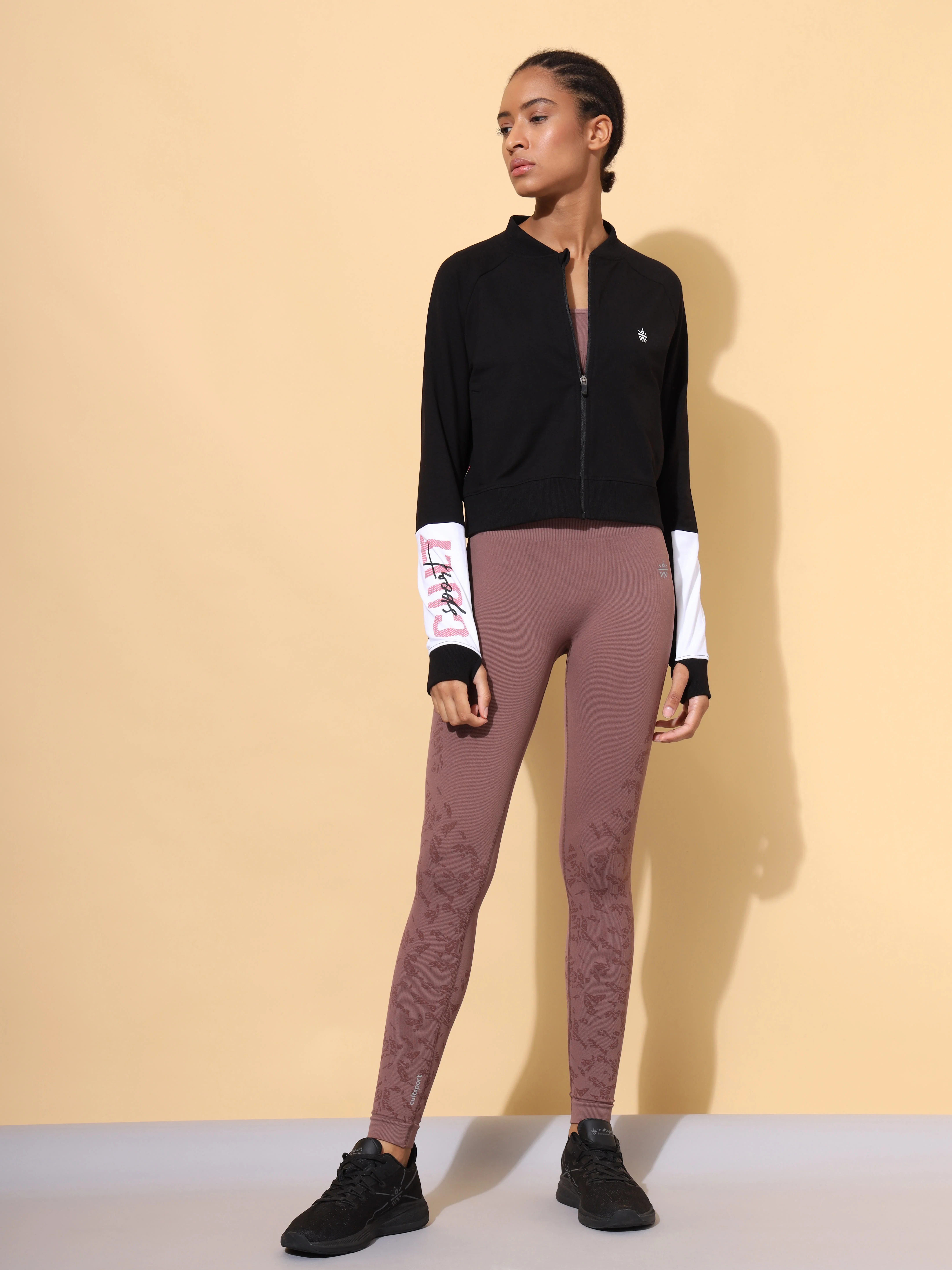 Layr Crop Lifestyle Sweatshirt - Image 2