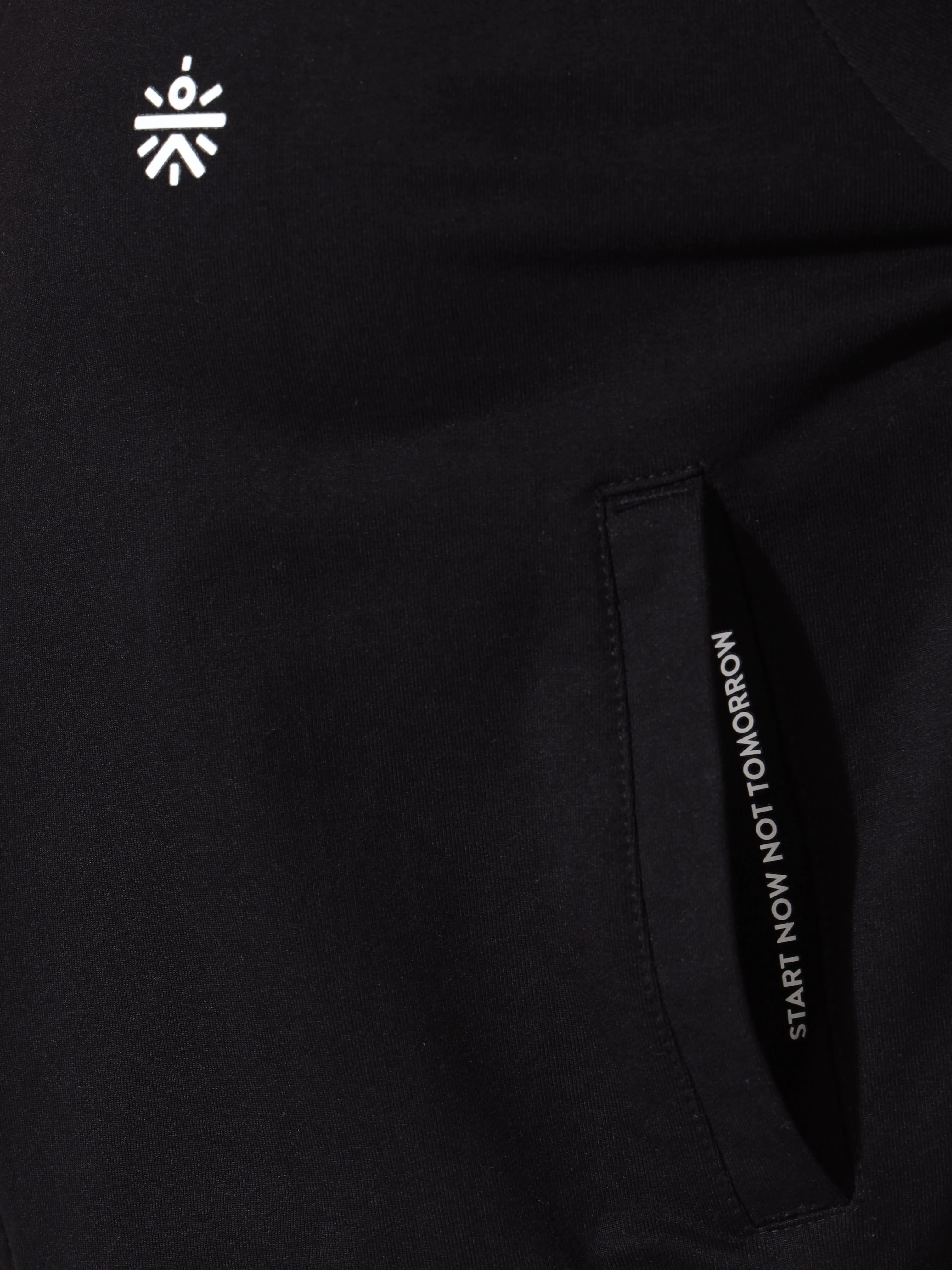 Layr Crop Lifestyle Sweatshirt - Image 7
