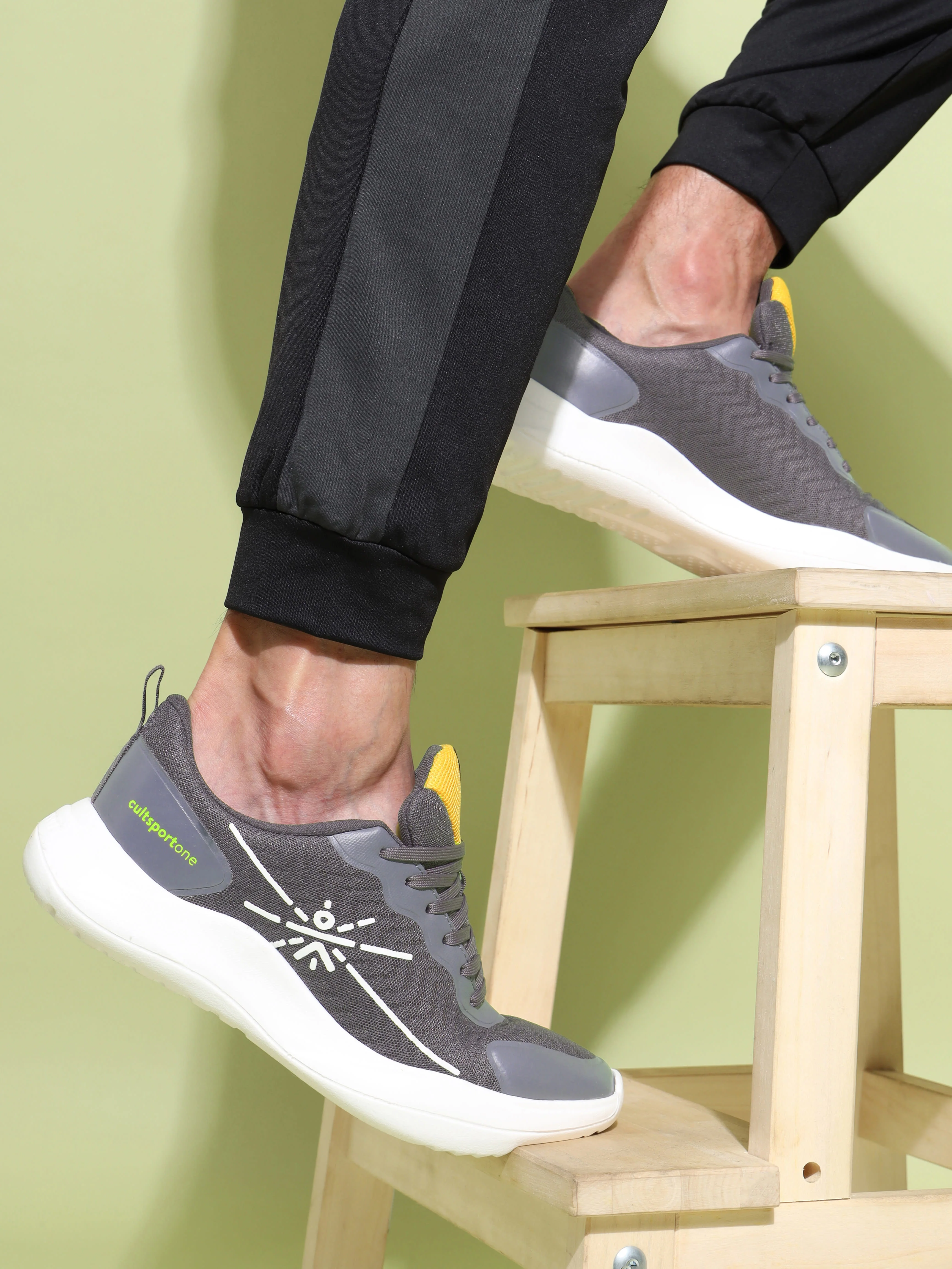 cult Lope Men Running Shoes - Grey/Yellow - Image 2