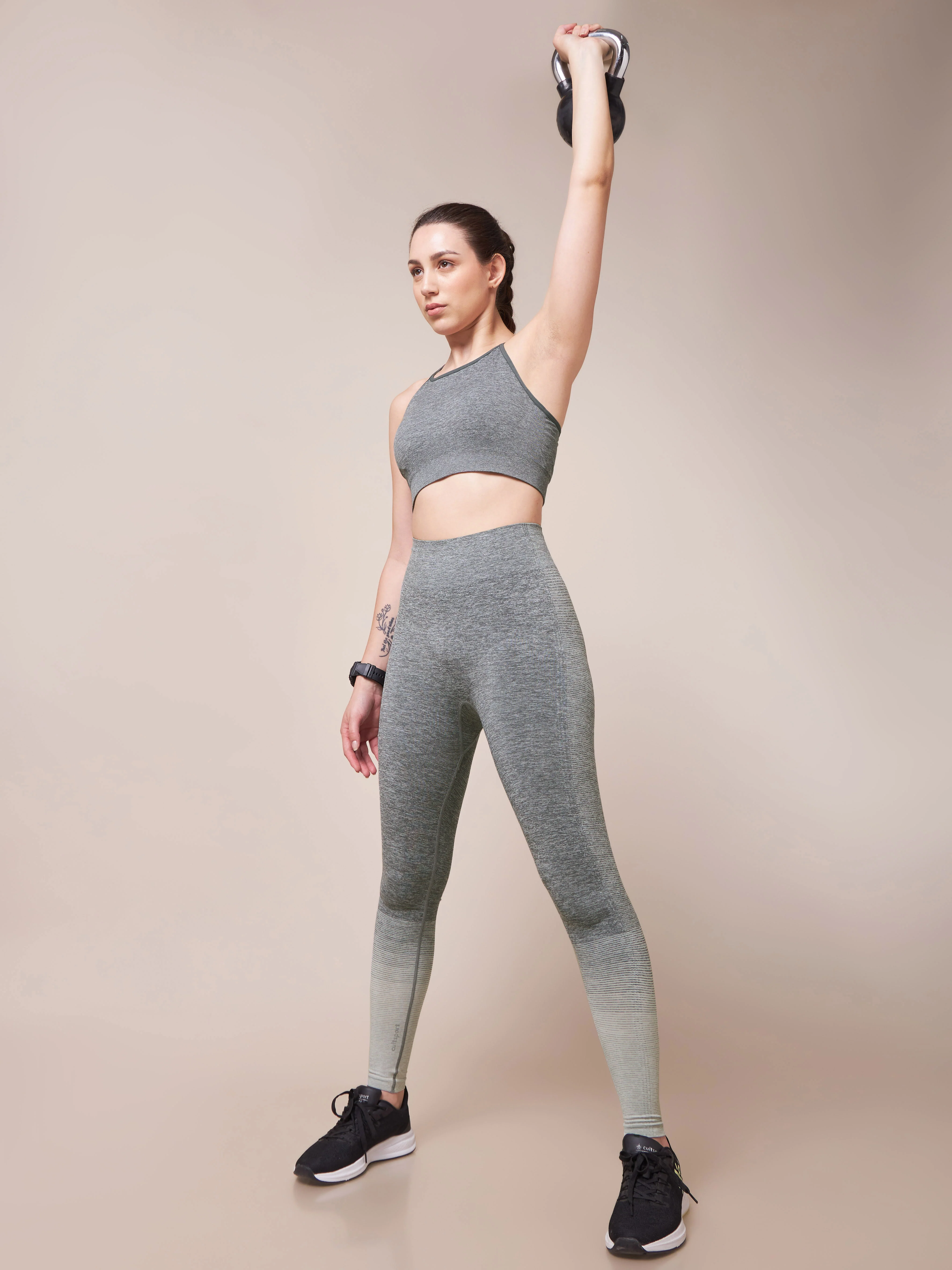 Medium Support Seamless Sports Bra - Image 2