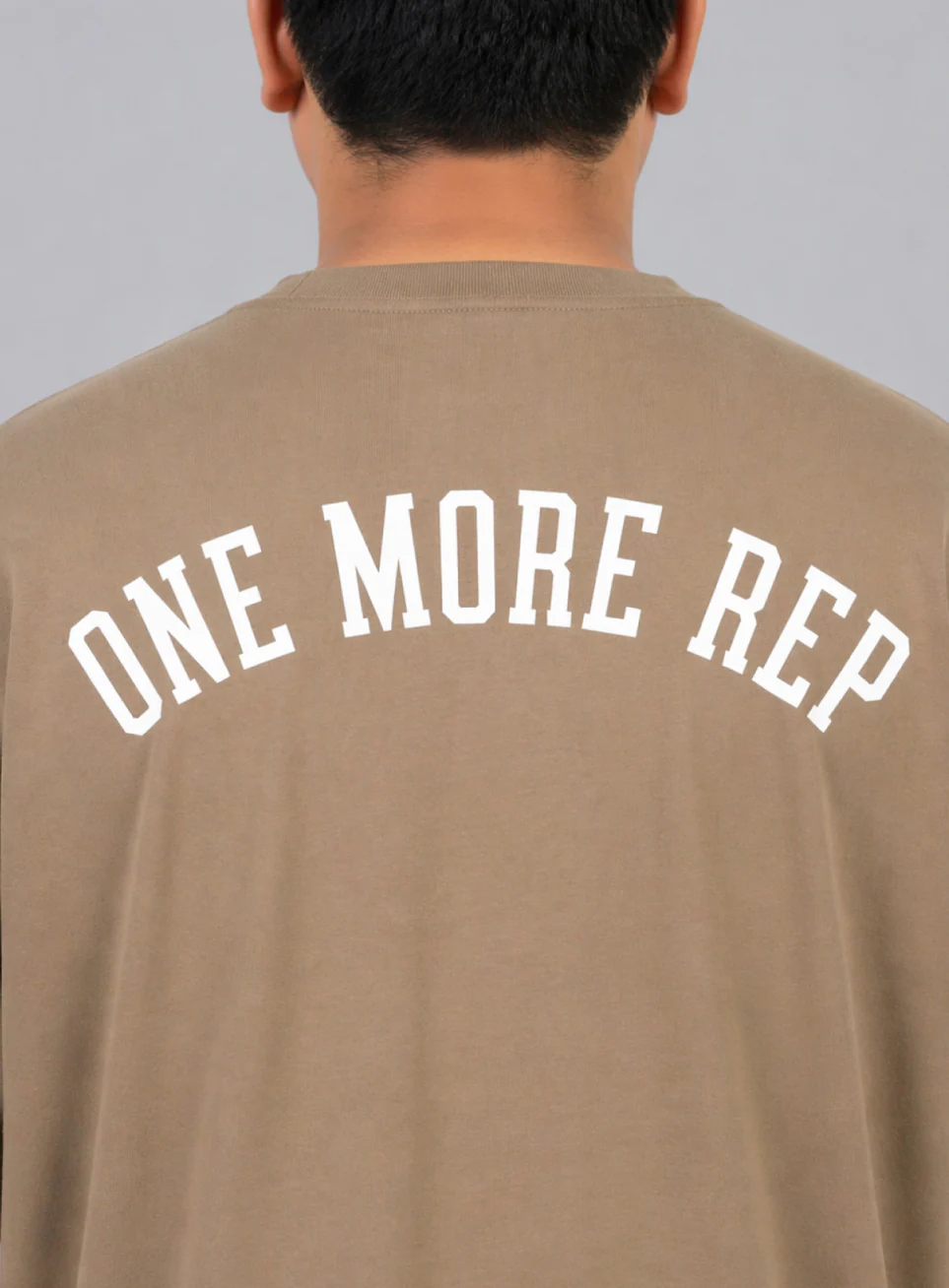 Men's Beige One More Rep Graphic Plus Size Oversized Fit T-shirt - Image 9