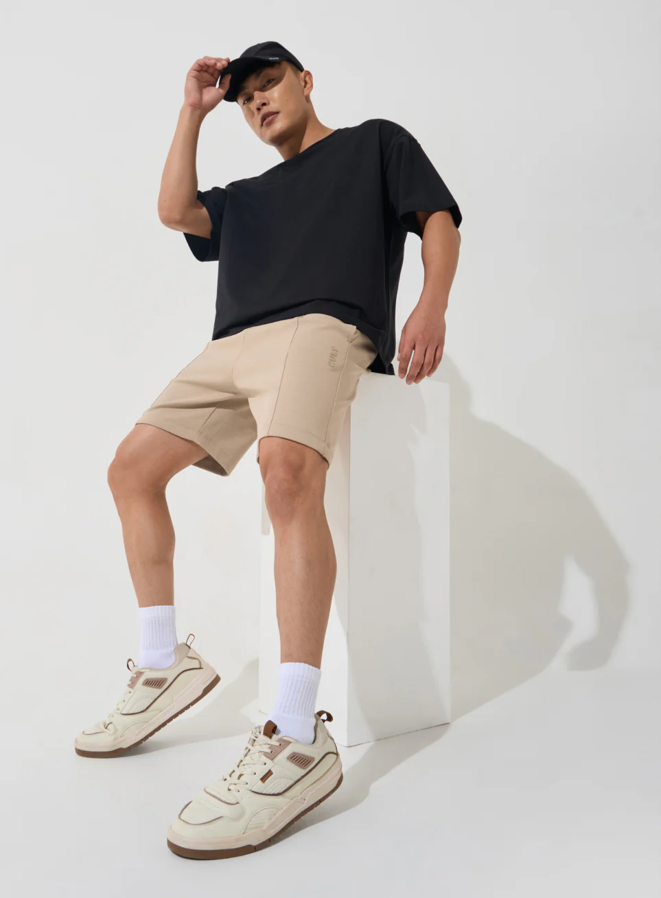 Men's Beige Ultra Luxe Tailored Shorts - Image 3
