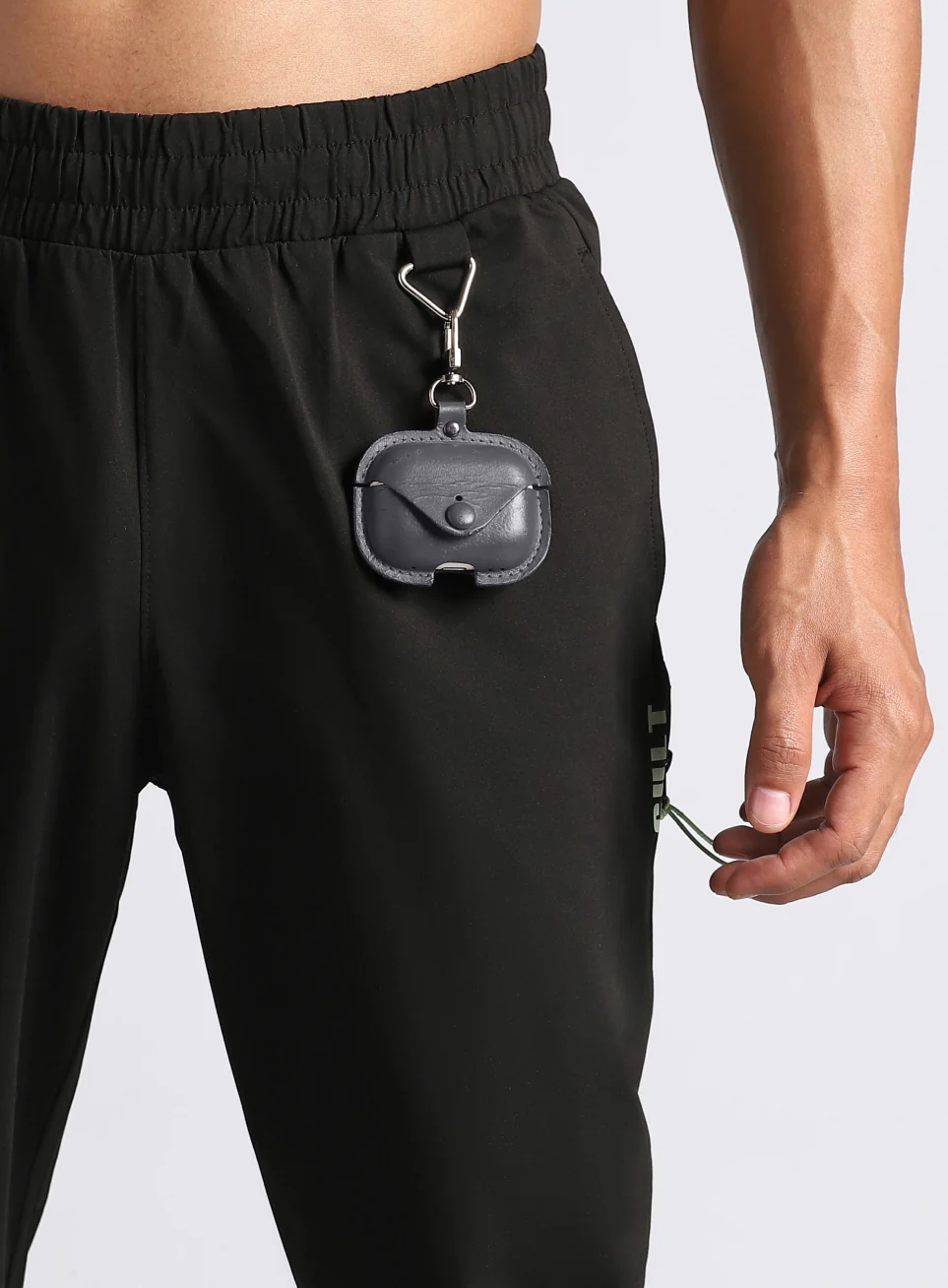 Men's Black Airport Travel Trackpants - Image 7