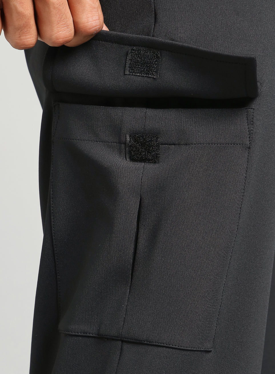 Men's Black Cargo Training Joggers - Image 8