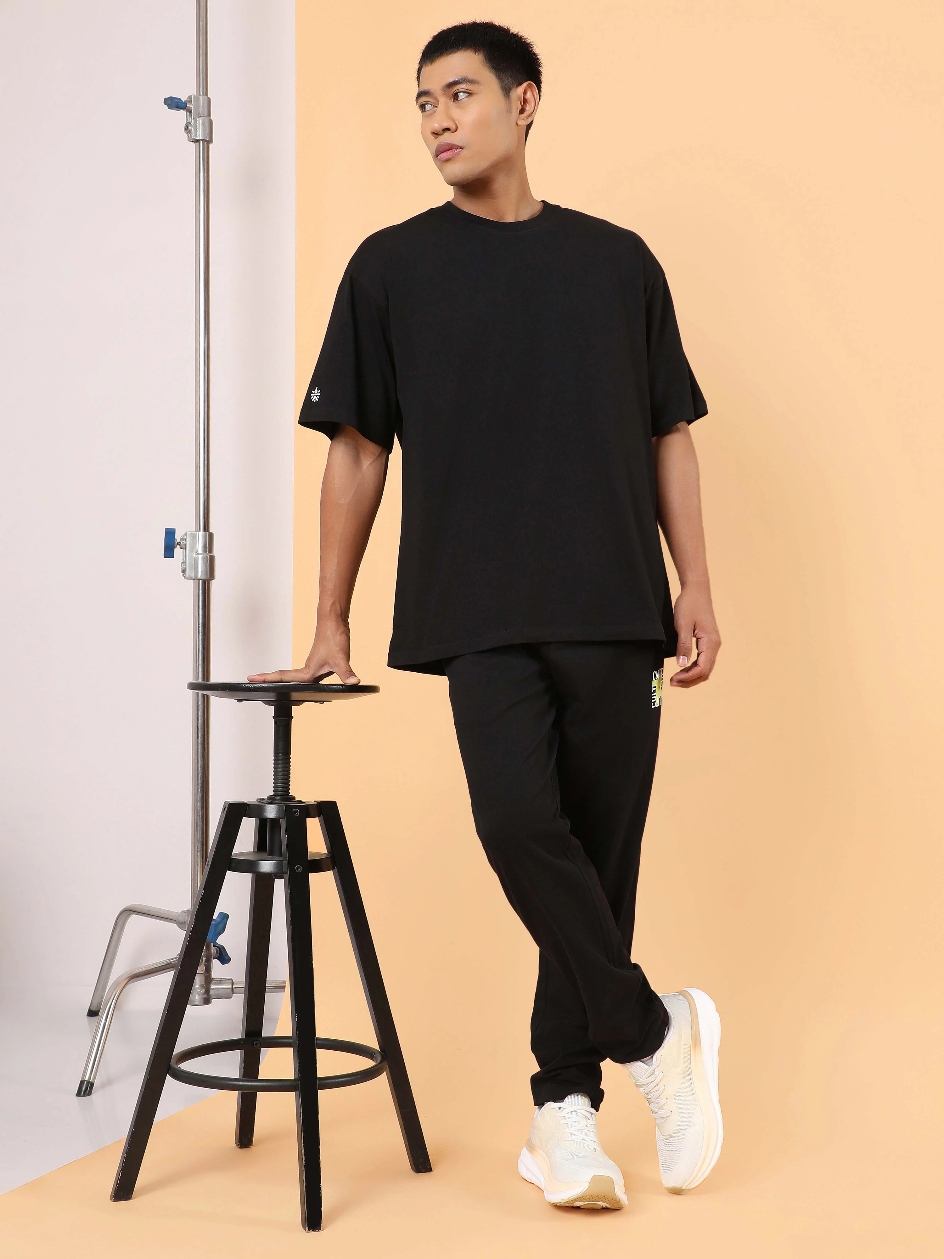 Men's Black Club Anthem Oversized fit T-shirt - Image 3