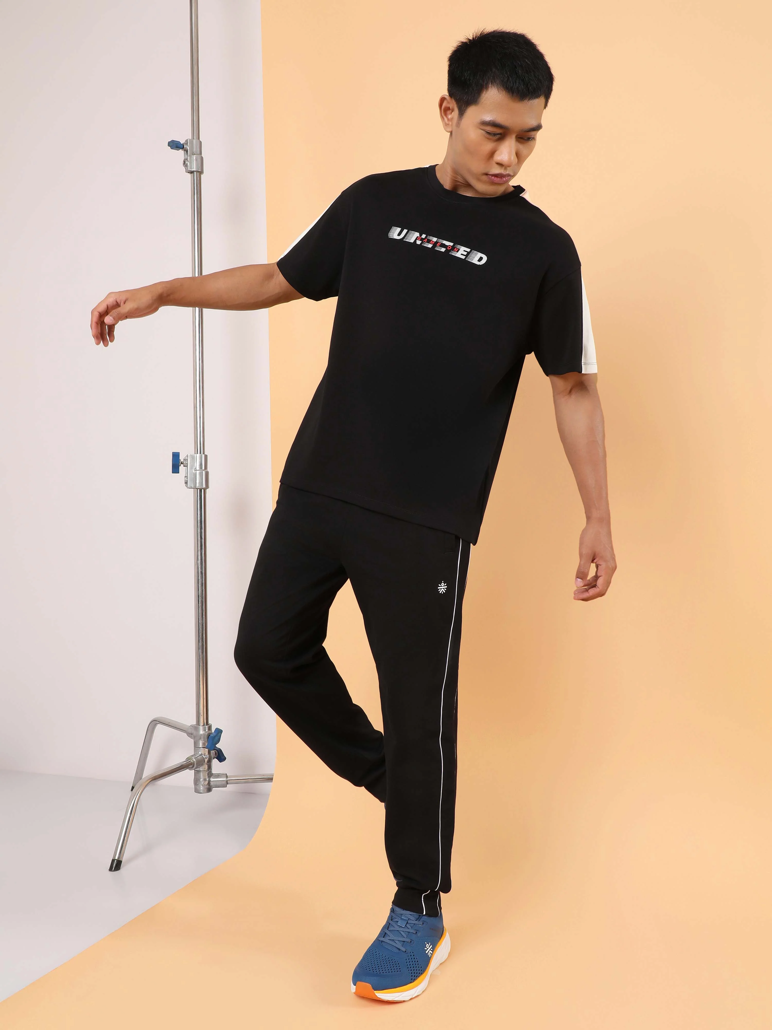 Men's Black Game On Typo Relaxed fit T-shirt - Image 2