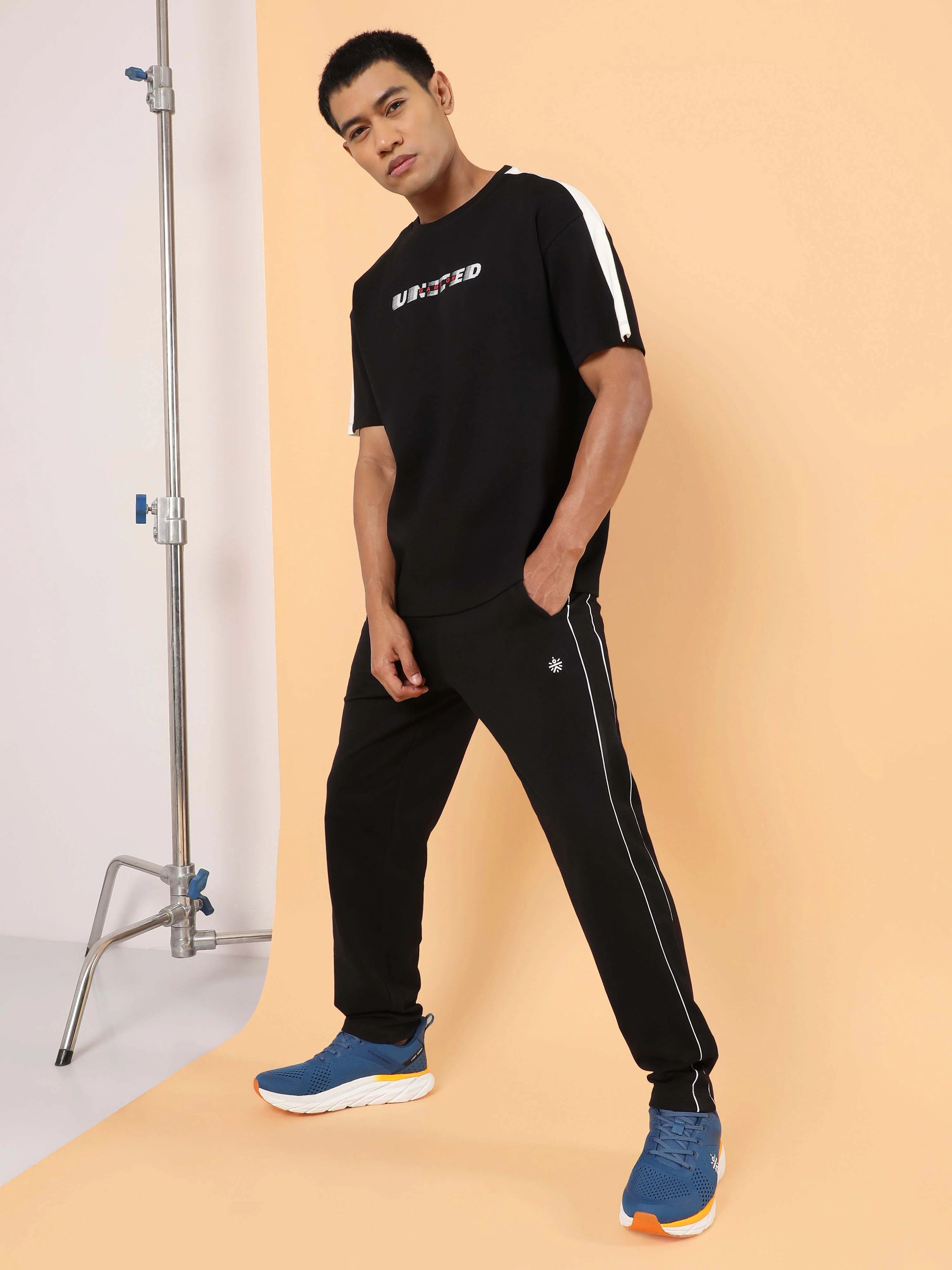 Men's Black Game On Typo Relaxed fit T-shirt - Image 3