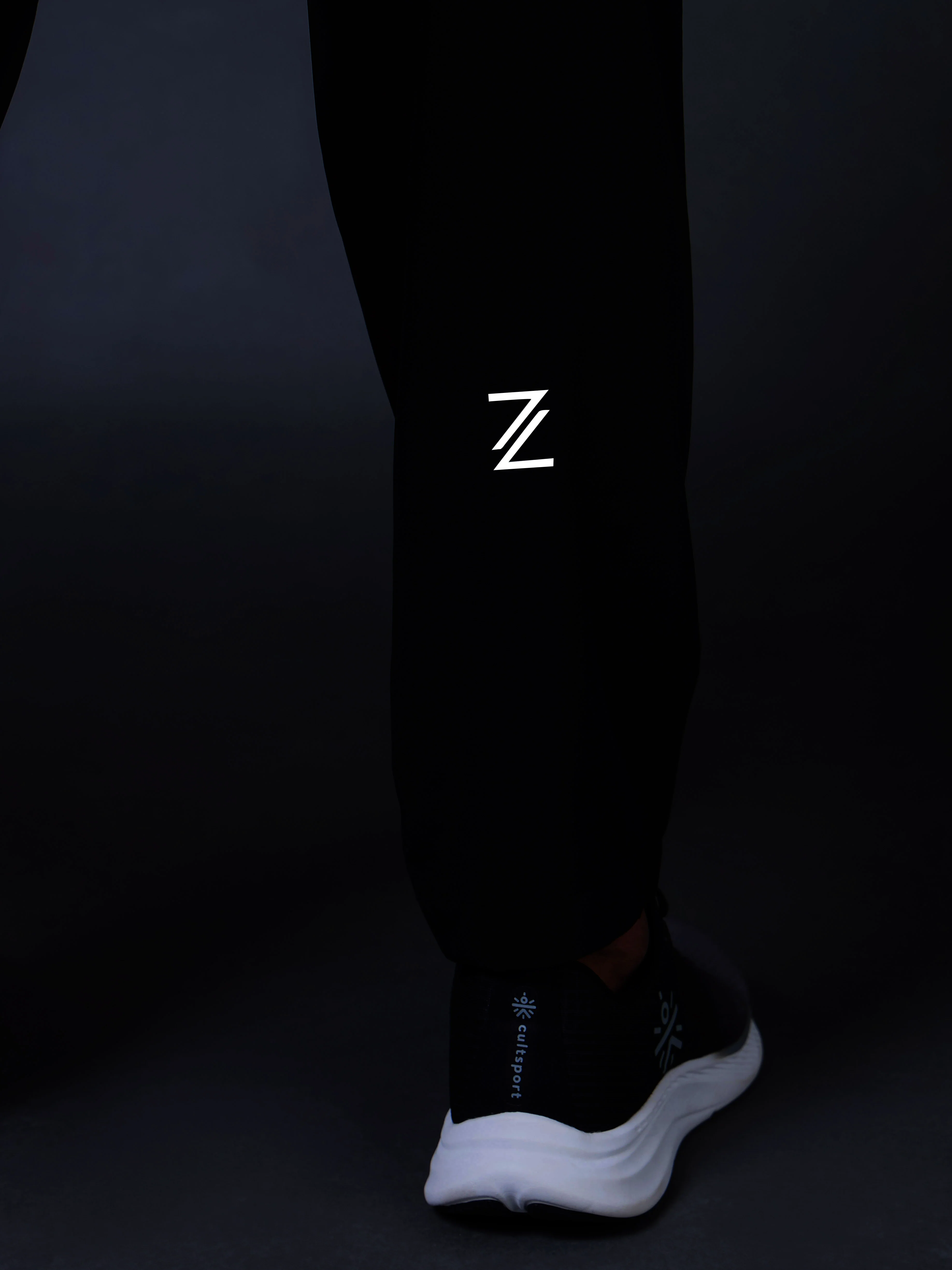 Men's Black Night Run Trackpants - Image 10