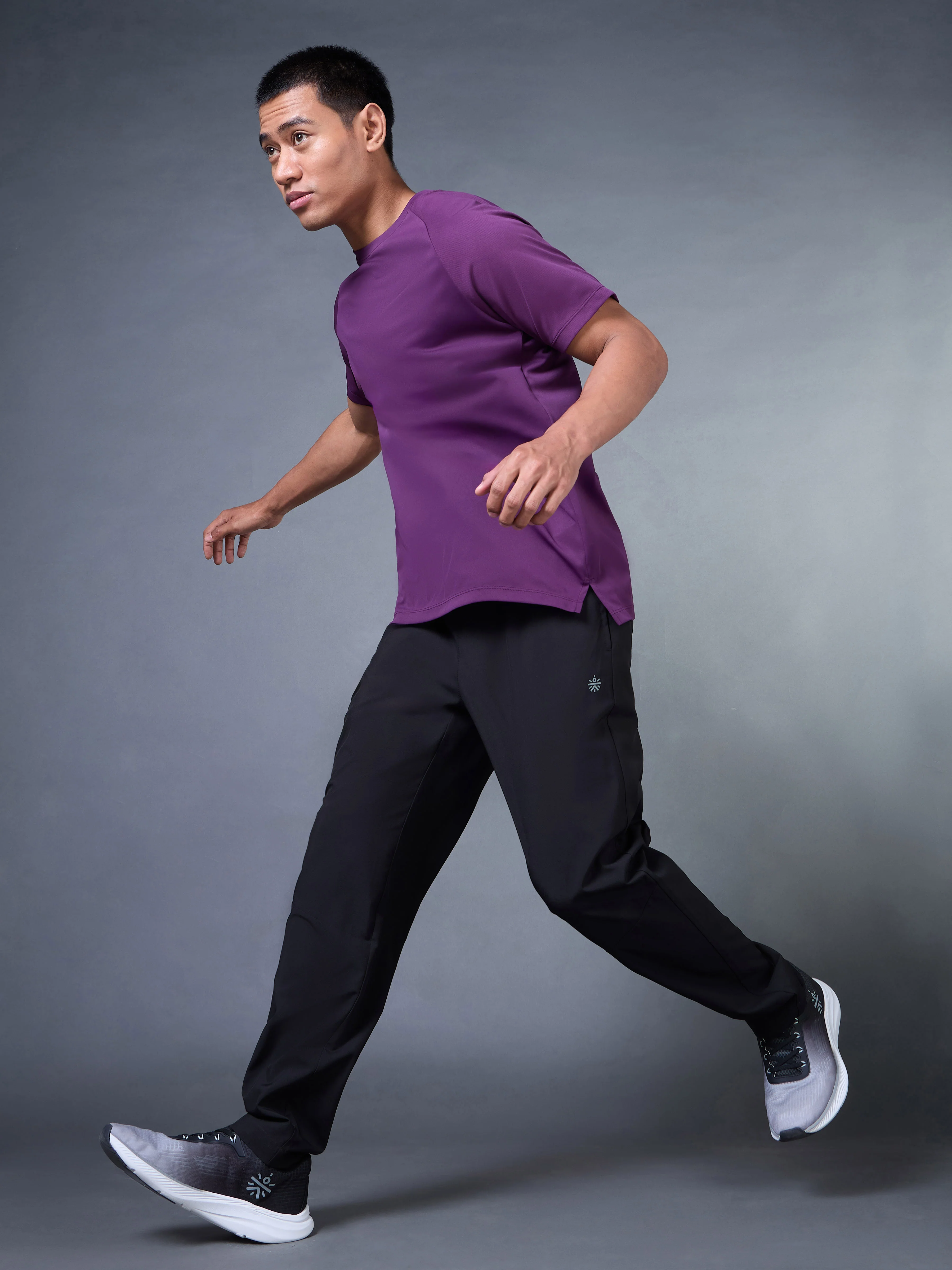 Men's Black Night Run Trackpants - Image 2
