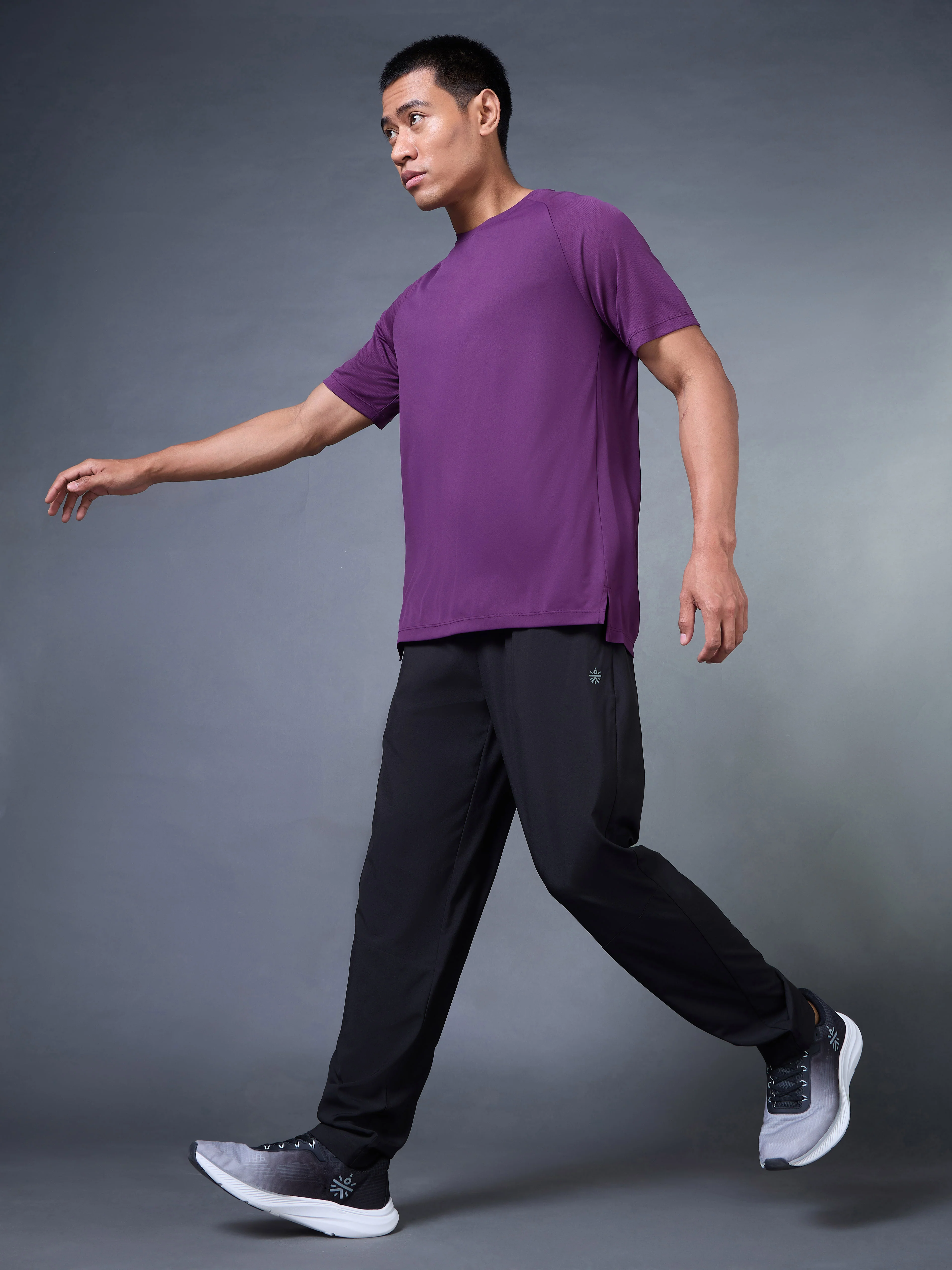Men's Black Night Run Trackpants - Image 3
