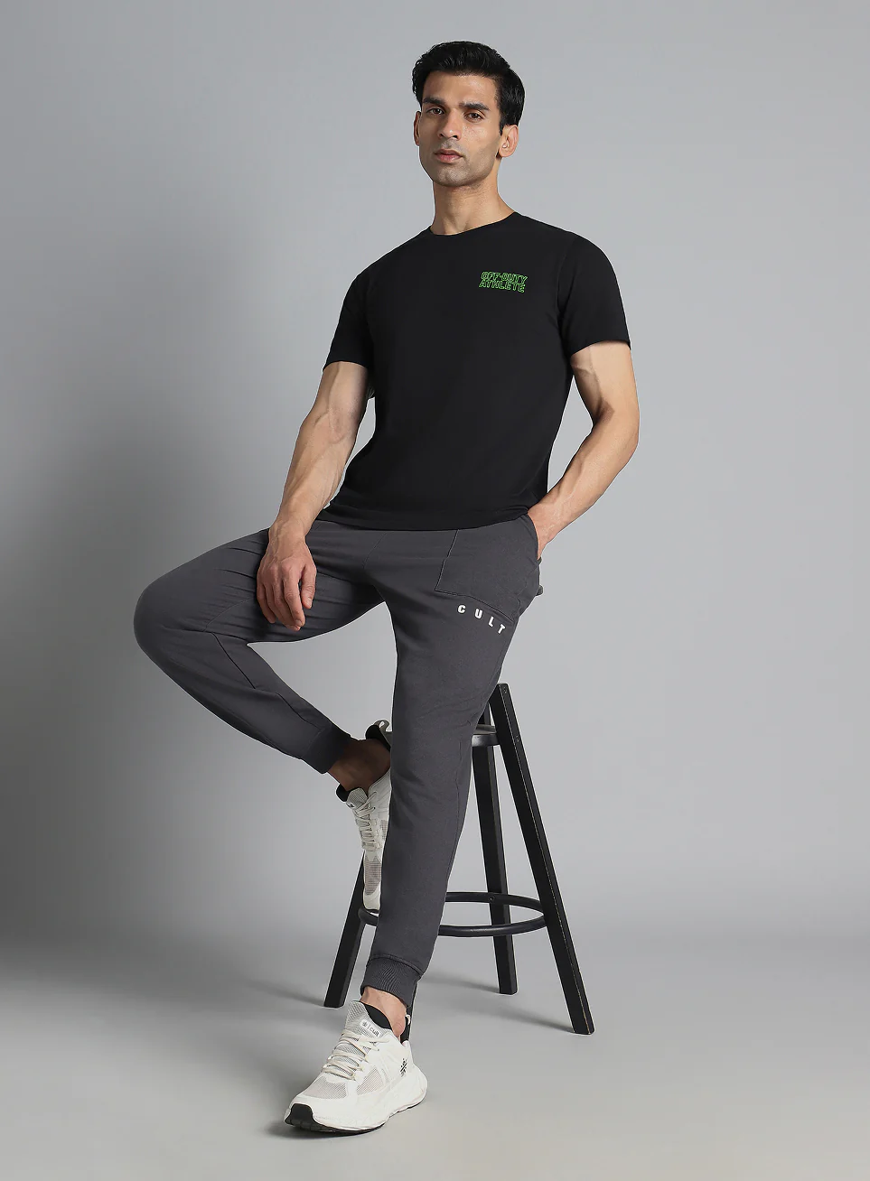 Men's Black Off Duty Print Graphic T-shirt - Image 2