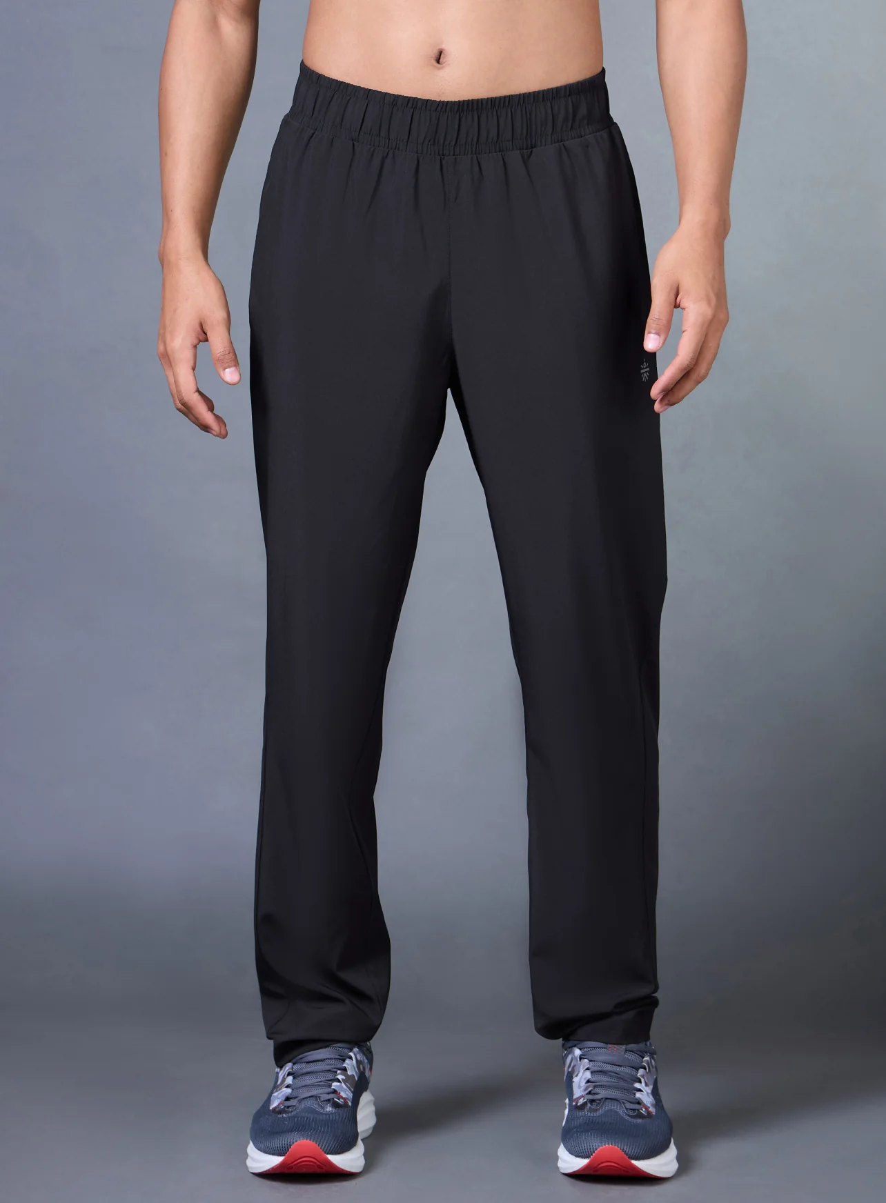 Men's Black Run Elevate Trackpants - Image 4