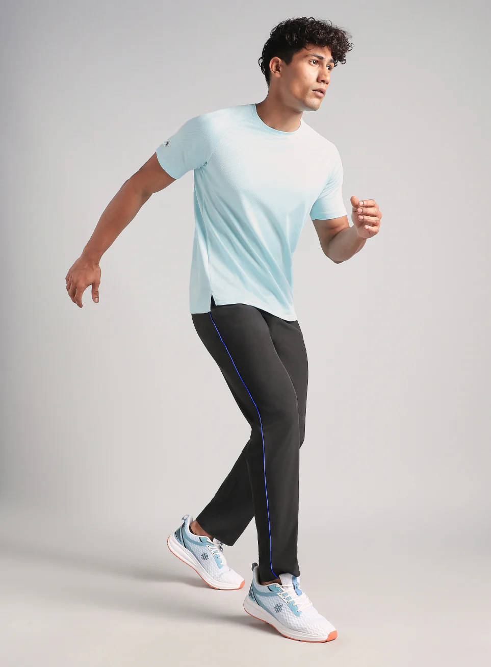 Men's Black Run Elevate Trackpants - Image 2
