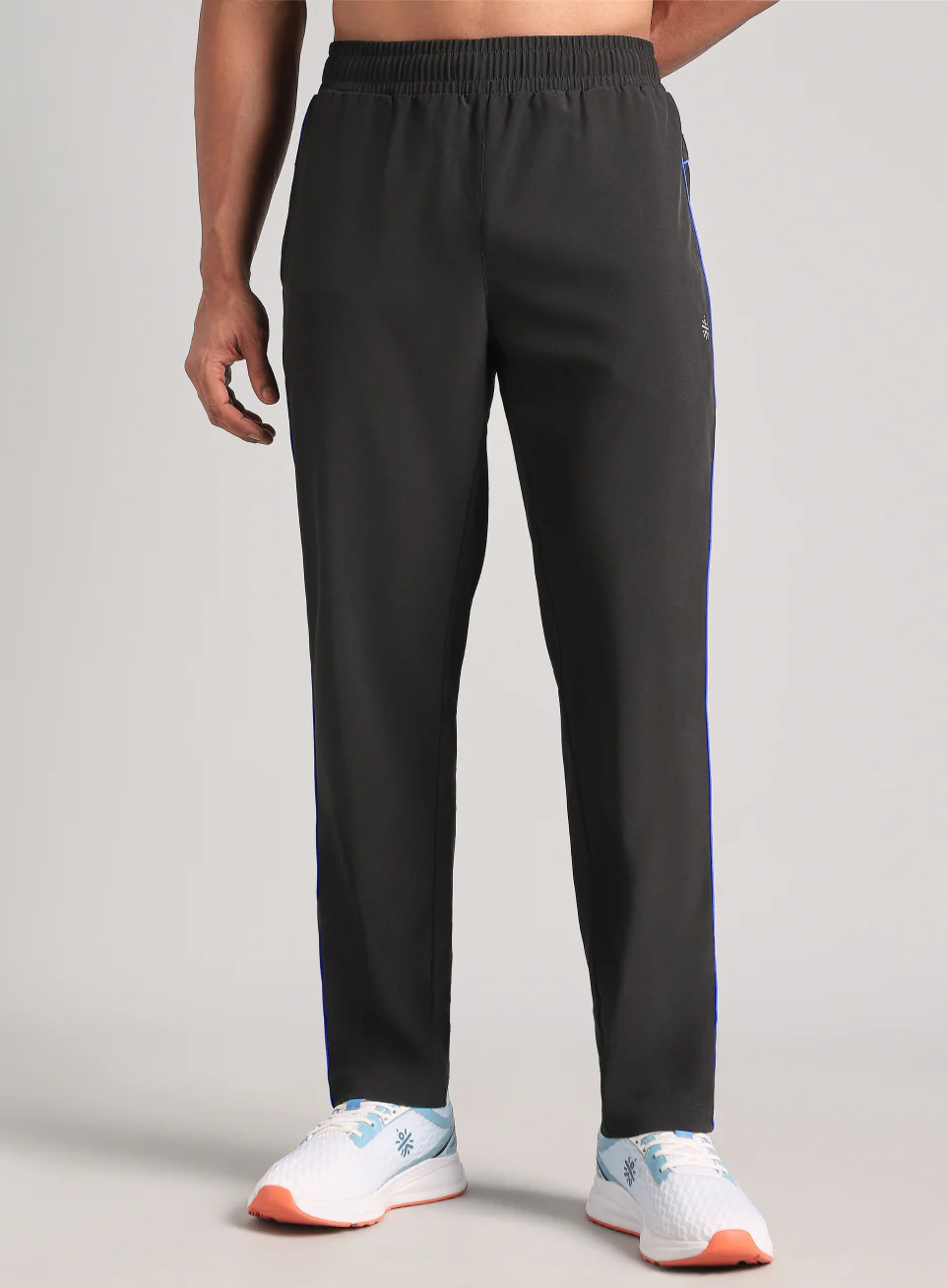 Men's Black Run Elevate Trackpants - Image 4