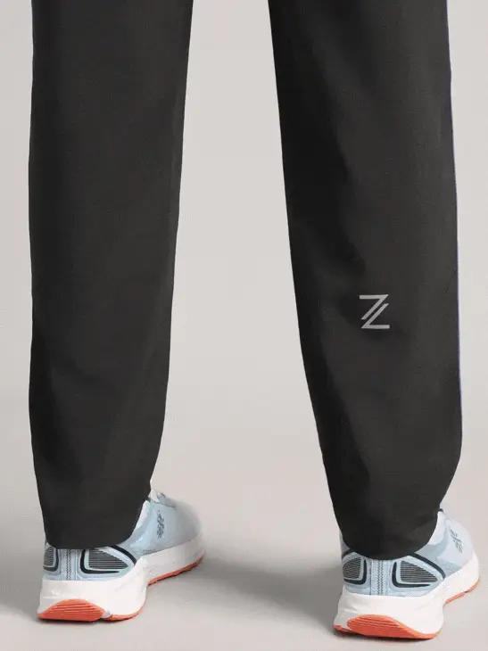 Men's Black Run Elevate Trackpants - Image 9