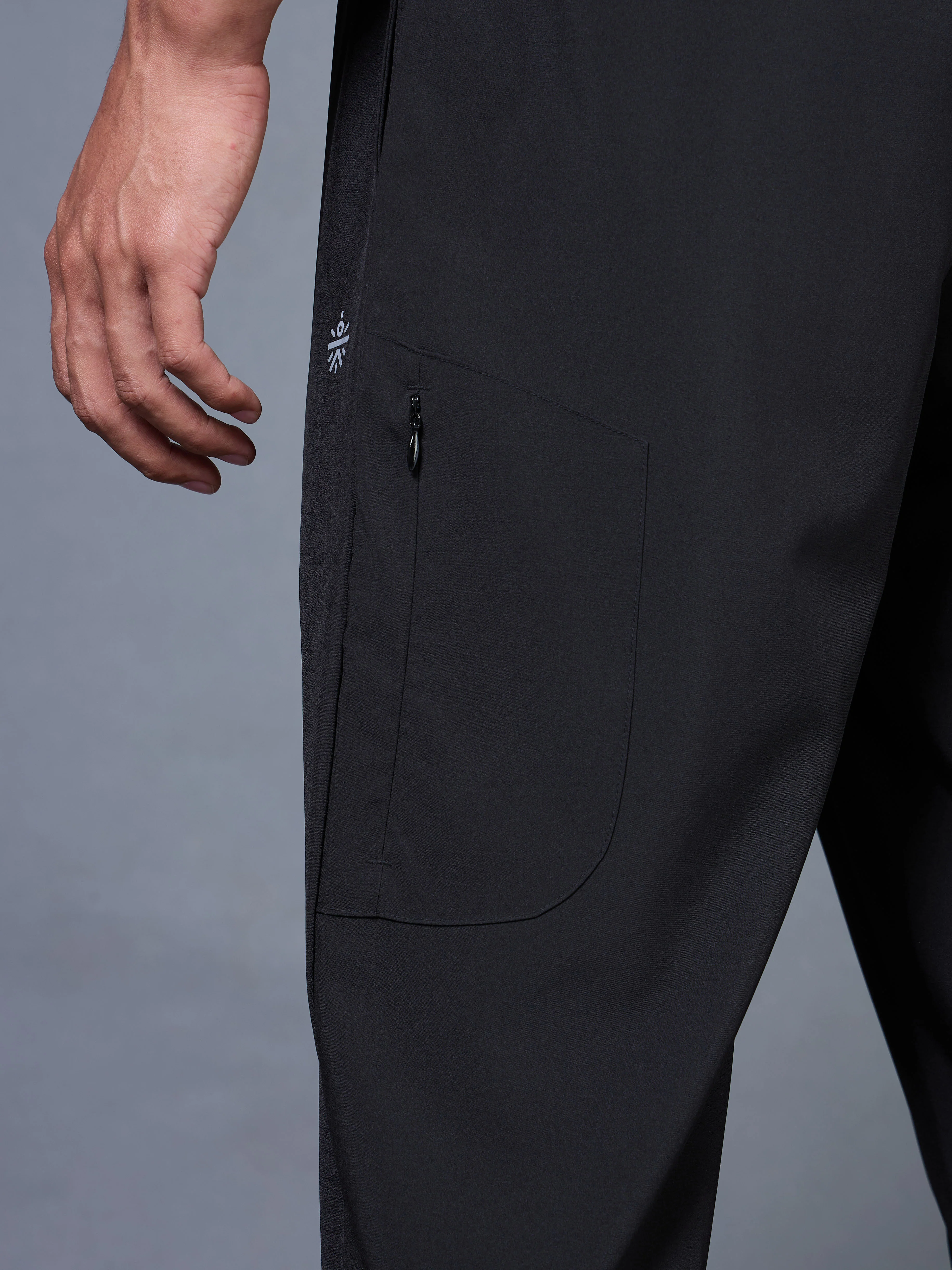 Men's Black Run Elevate Trackpants - Image 8