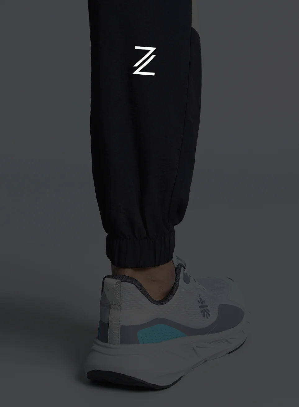 Men's Black Run Forward All Weather Track Suit - Image 14