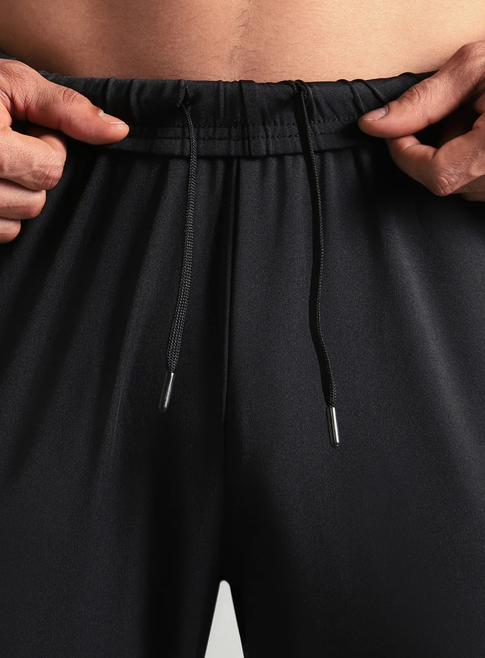 Men's Black Runner's In Motion Graphic Trackpant - Image 11
