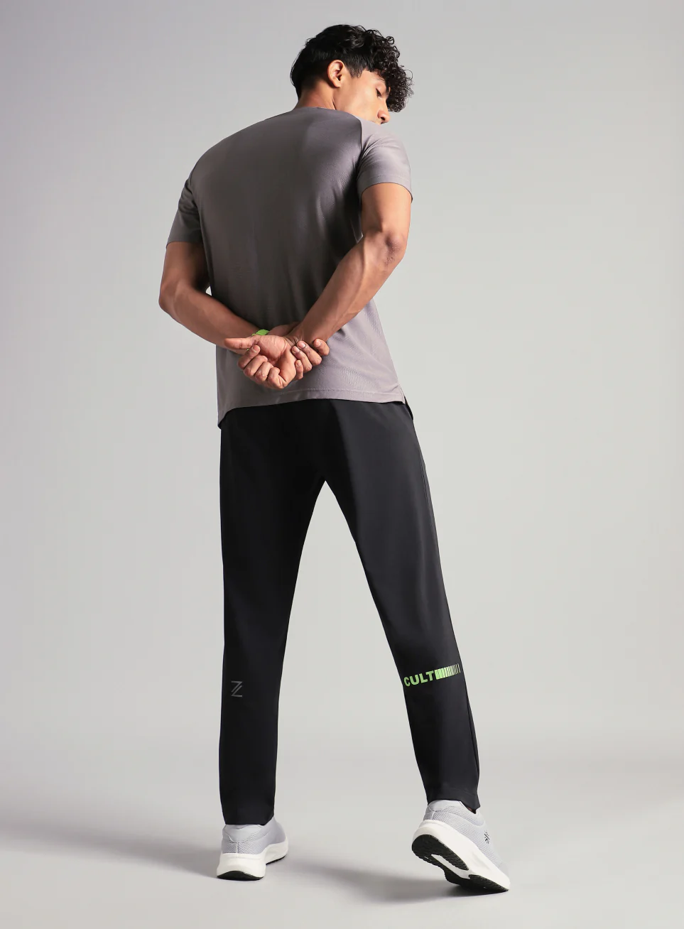 Men's Black Runner's In Motion Graphic Trackpant - Image 3