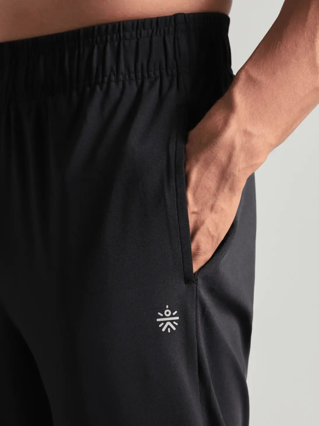 Men's Black Runner's In Motion Graphic Trackpant - Image 7