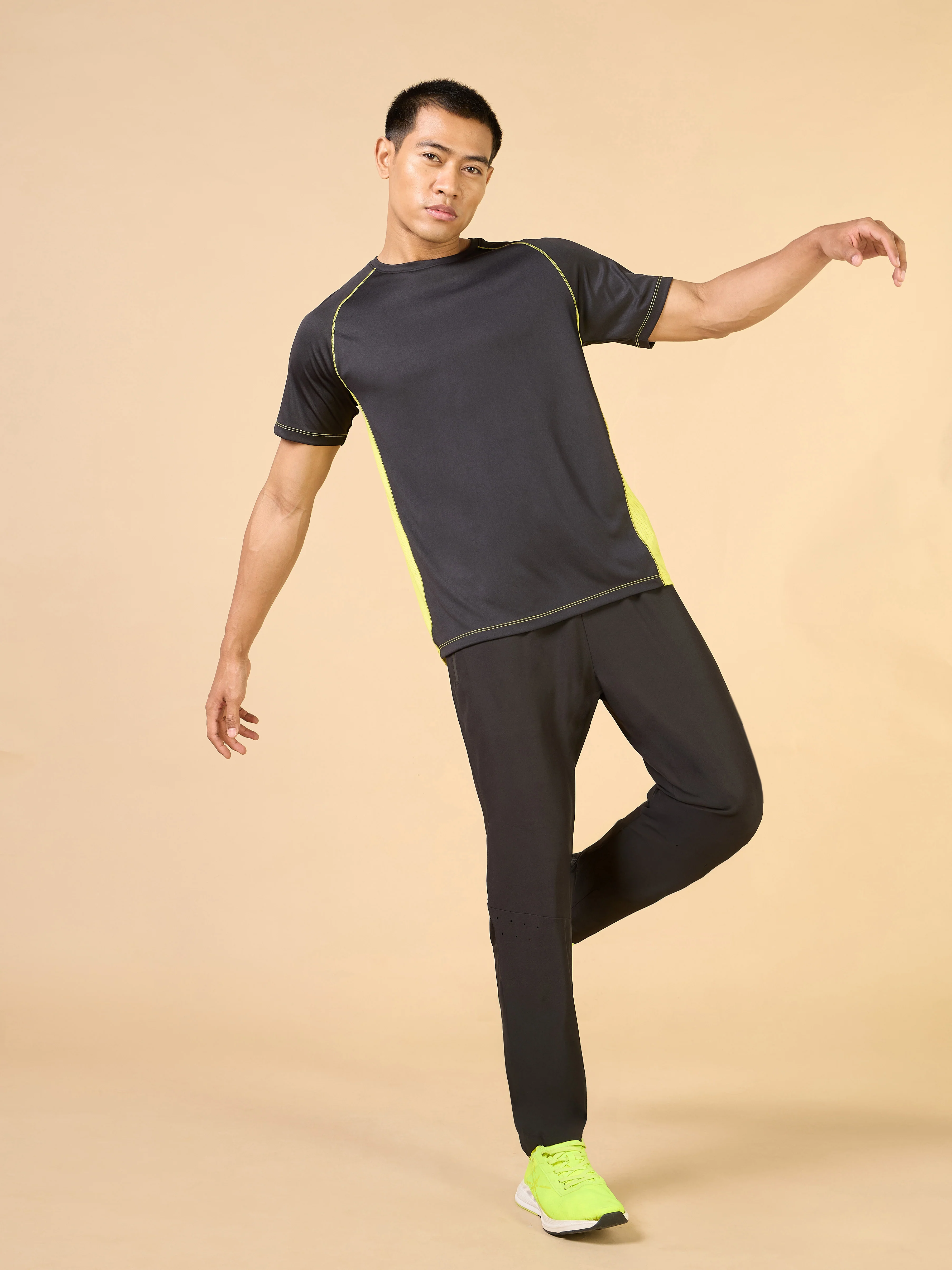 Men's Black Train All Sculpted T-shirt - Image 3