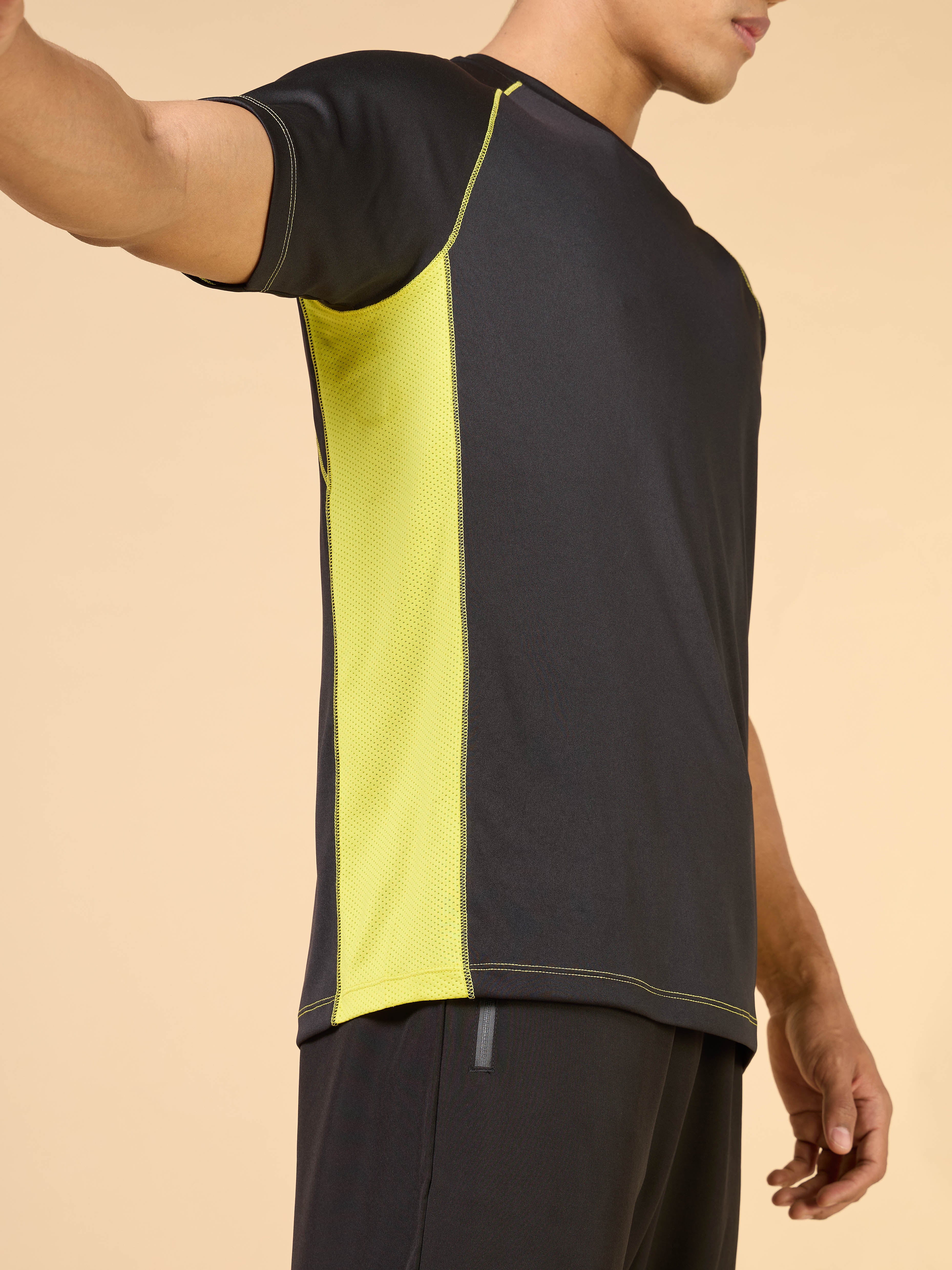 Men's Black Train All Sculpted T-shirt - Image 8