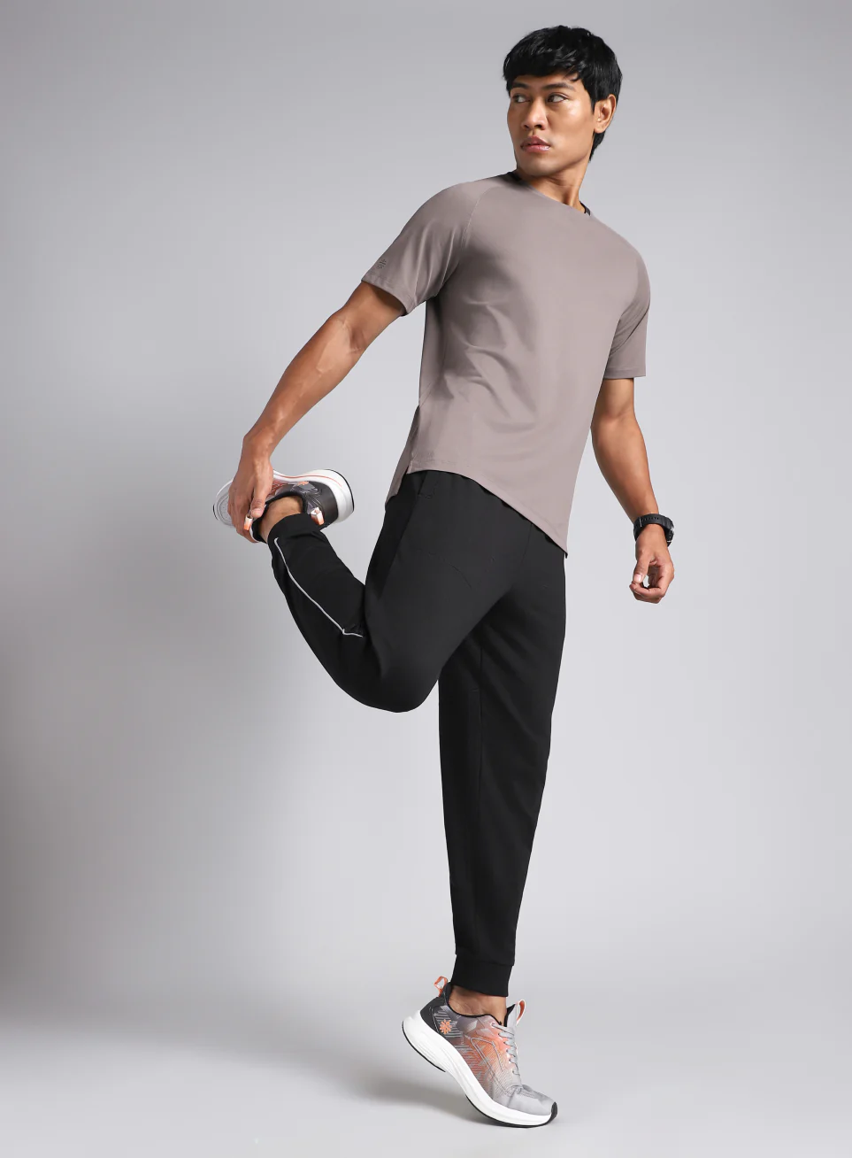 Men's Black Train Day Essential Joggers - Image 3