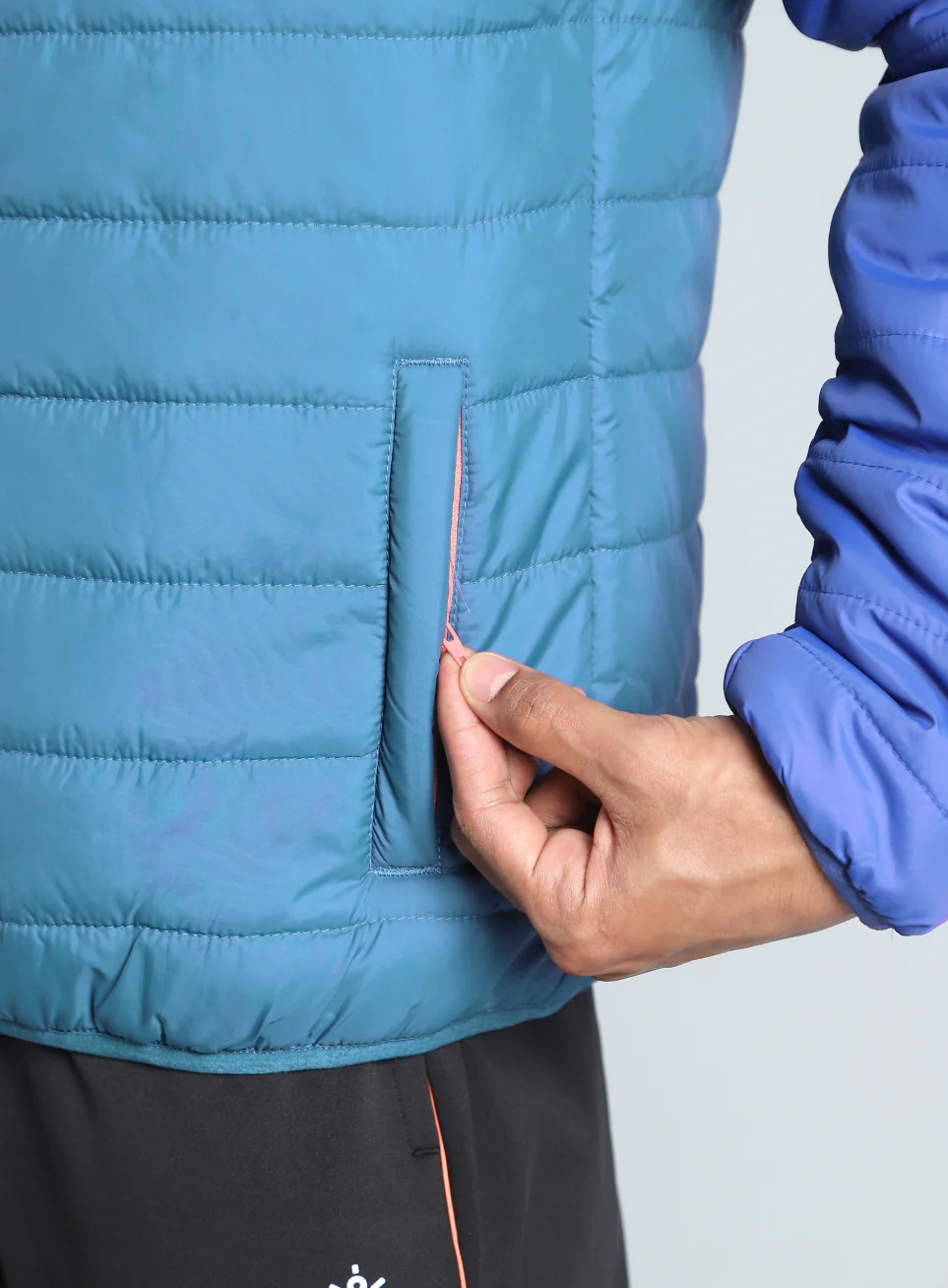 Men's Blue Colorblock Puffer Jacket - Image 10