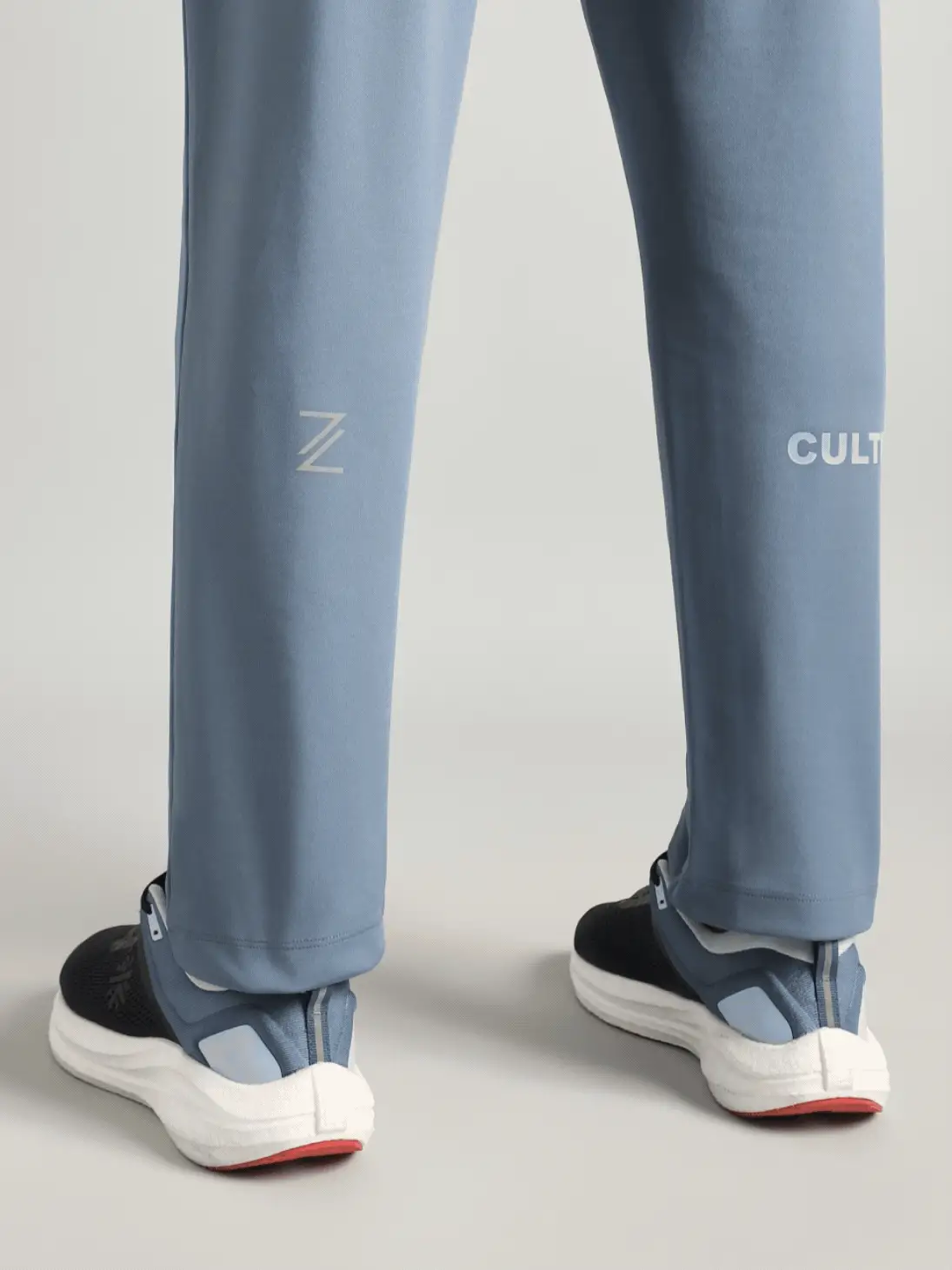 Men's Blue Runner's In Motion Graphic Trackpants - Image 9