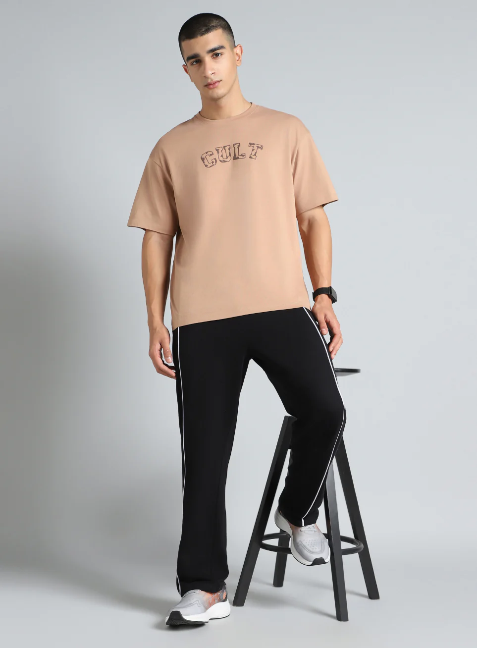 Men's Brown Cult Branding Graphic Relaxed T-shirt - Image 3