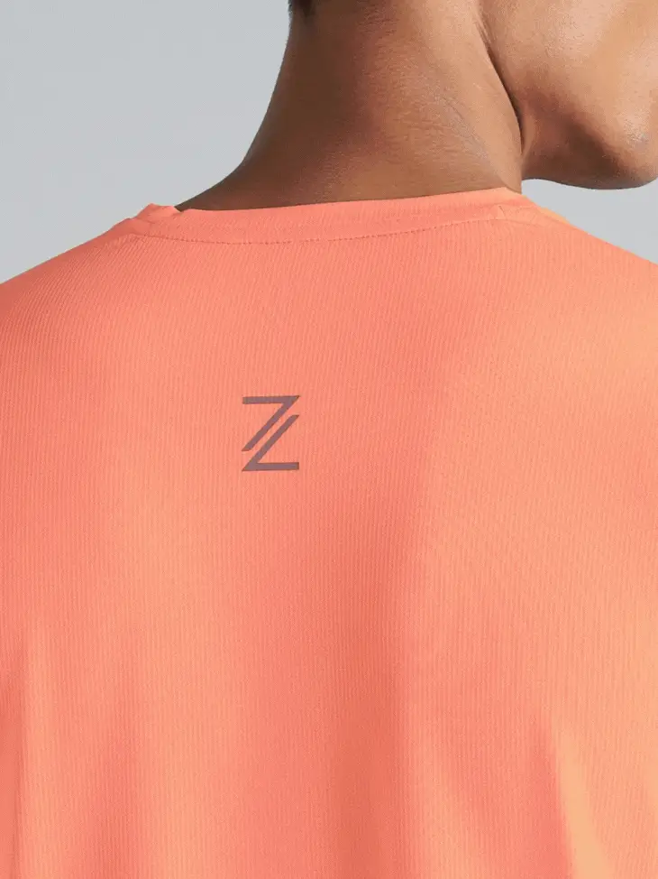 Men's Coral Chill Knit Run T-shirt - Image 8