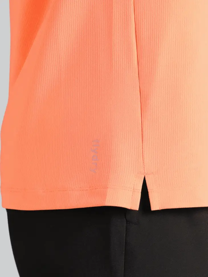 Men's Coral Chill Knit Run T-shirt - Image 9