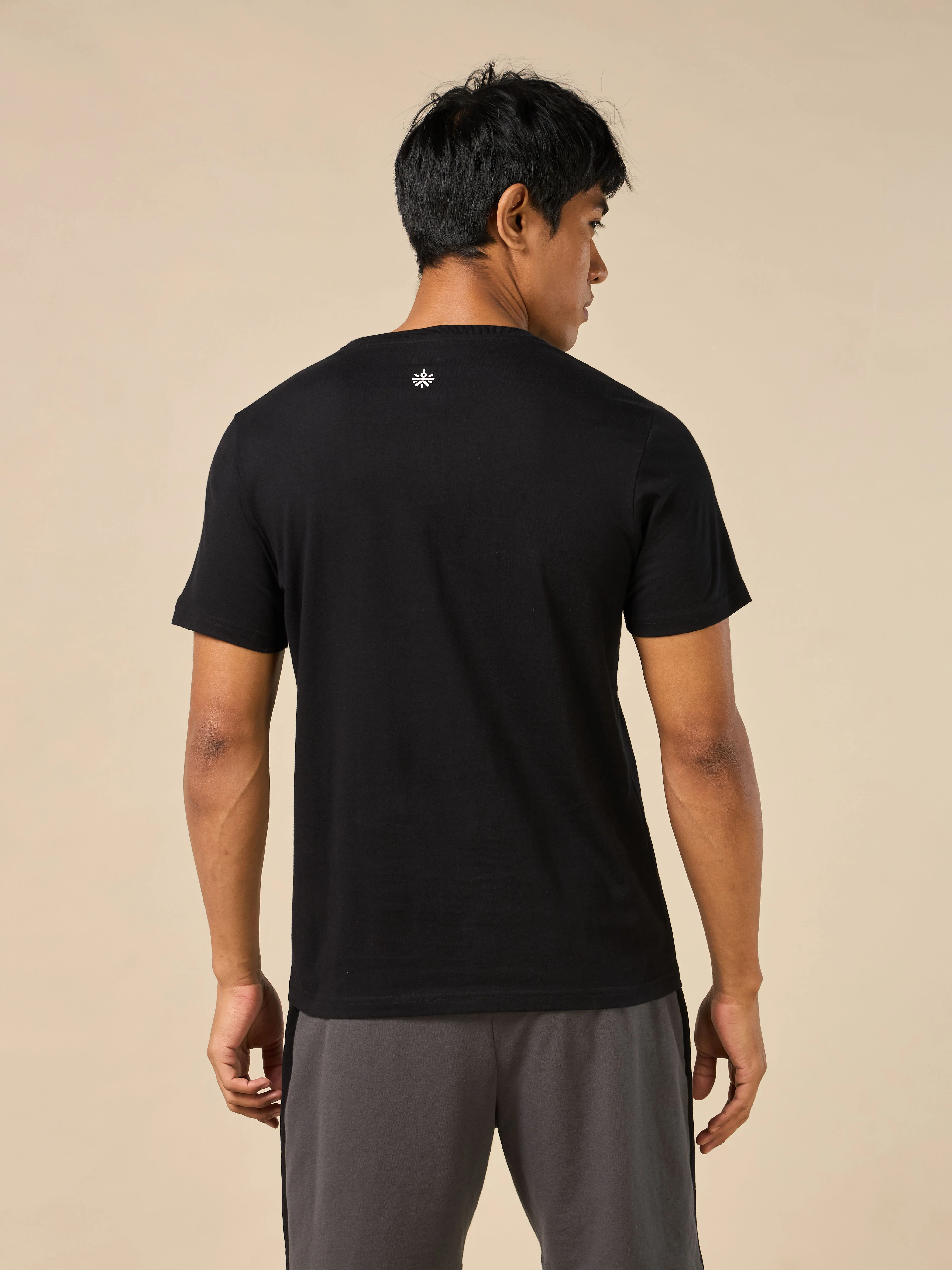 Men's Cult Essential Cotton Pack of 2 T-shirts - Black & Red - Image 7
