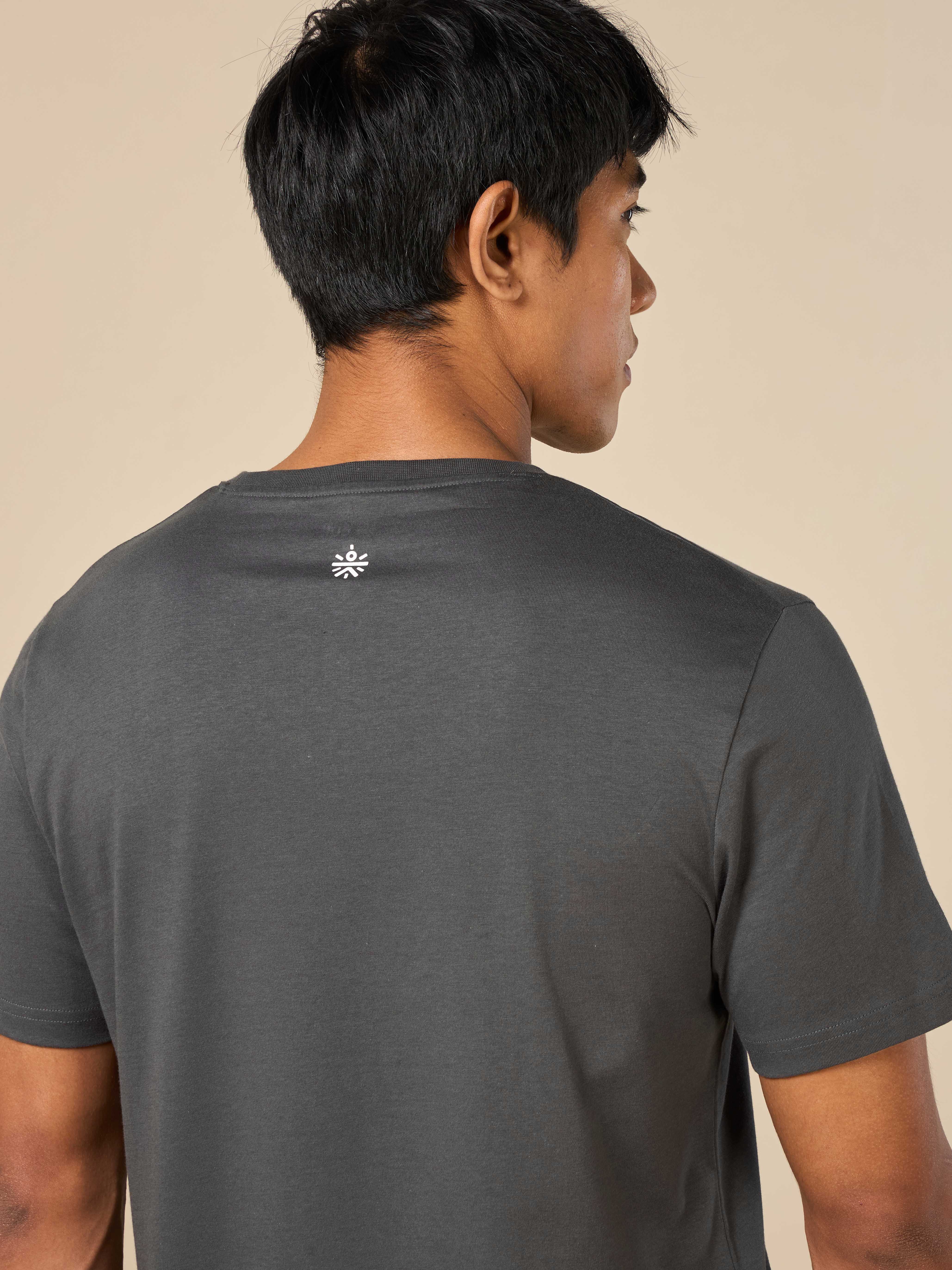 Men's Cult Essential Cotton Pack of 2 T-shirts - Grey & Red - Image 9