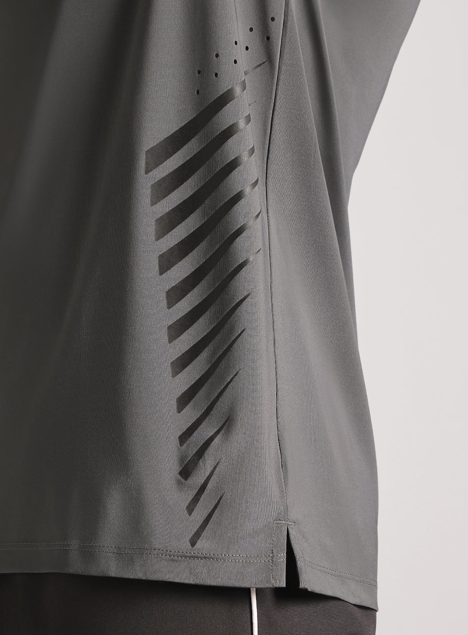 Men's Dark Grey Contour Vent Training T-Shirt - Image 8