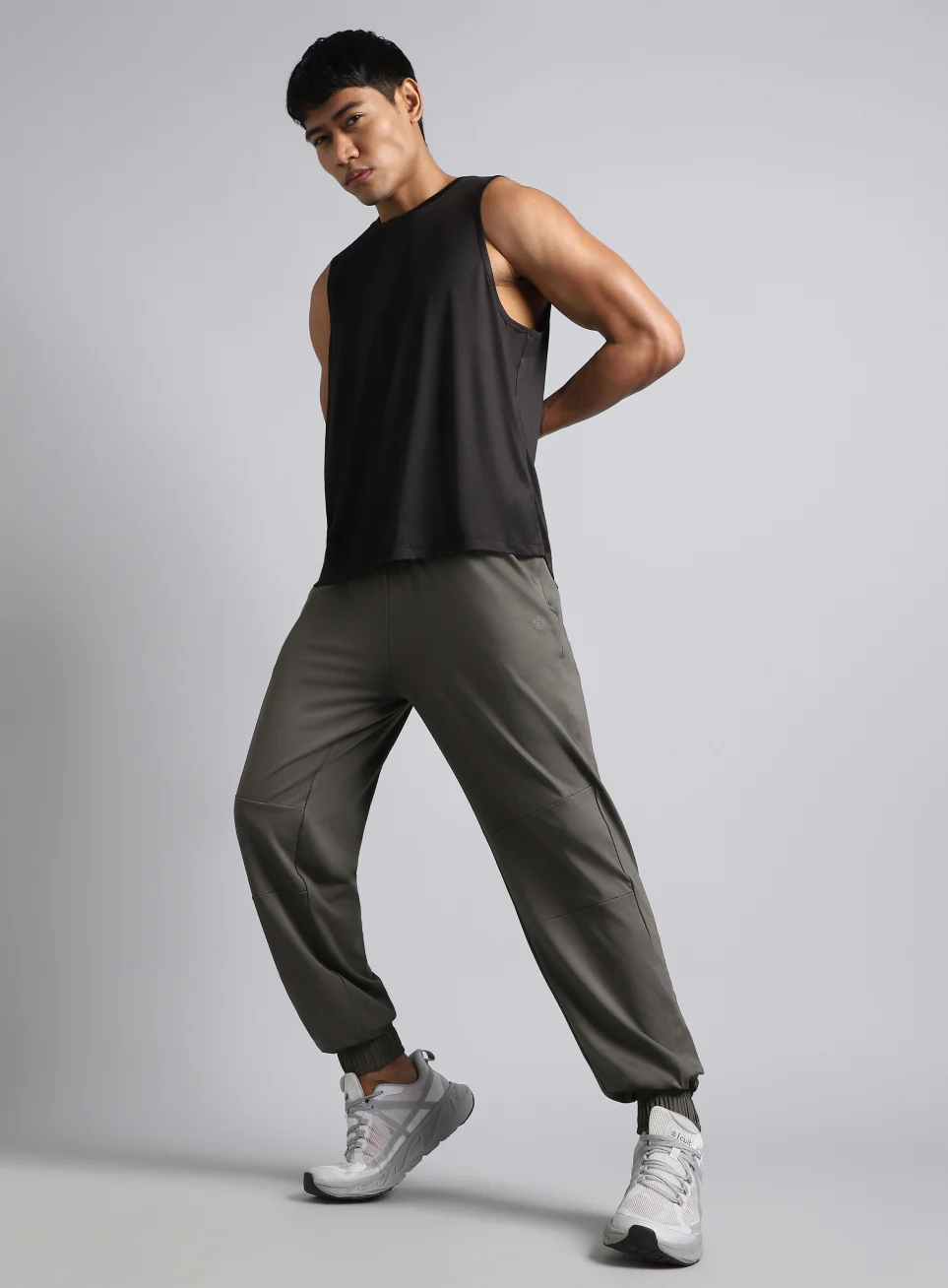 Men's Dark Grey Run Forward Joggers - Image 3