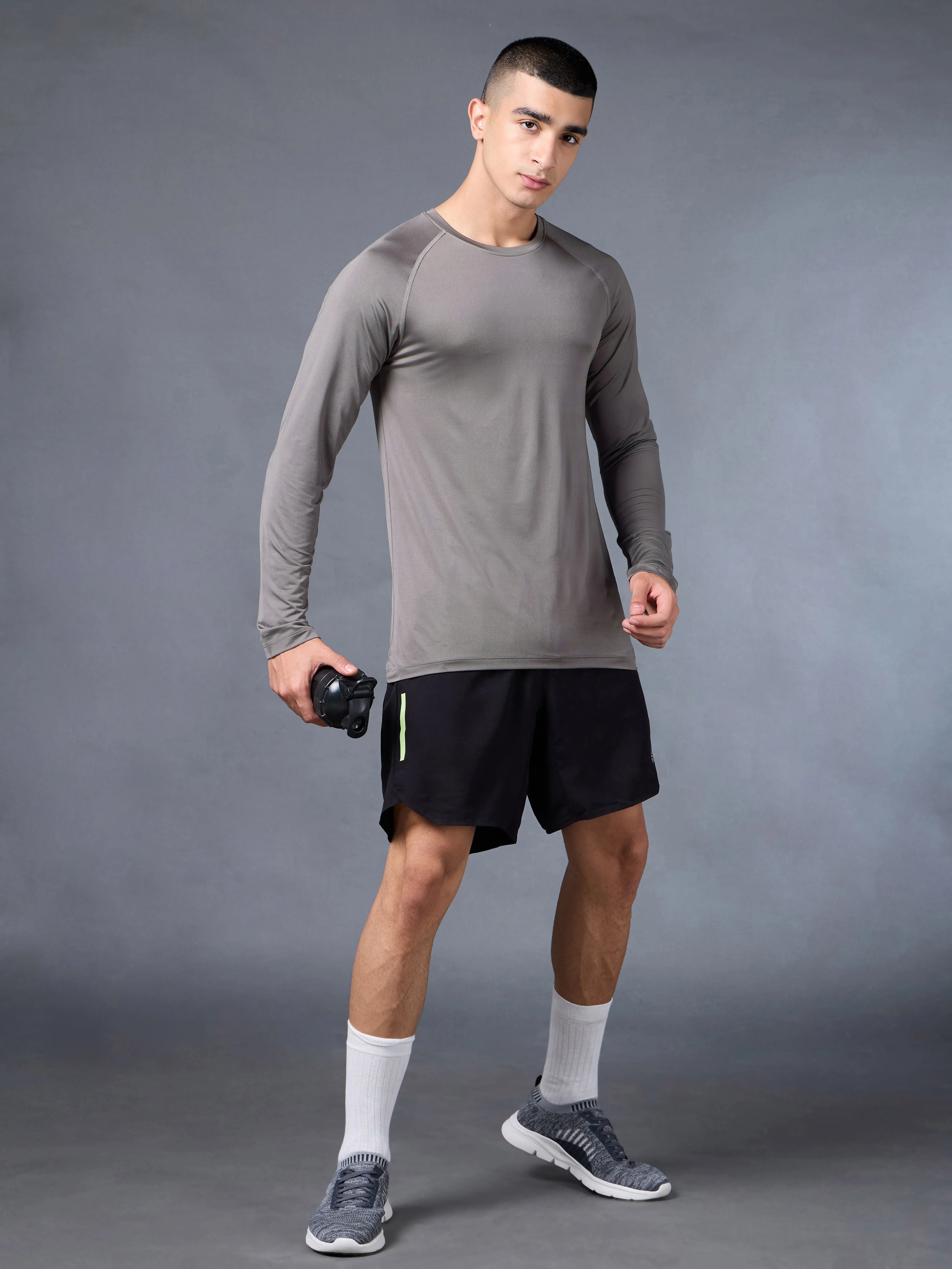 Men's Grey Base Layer Run Full Sleeve Slim Fit T-shirt - Image 2