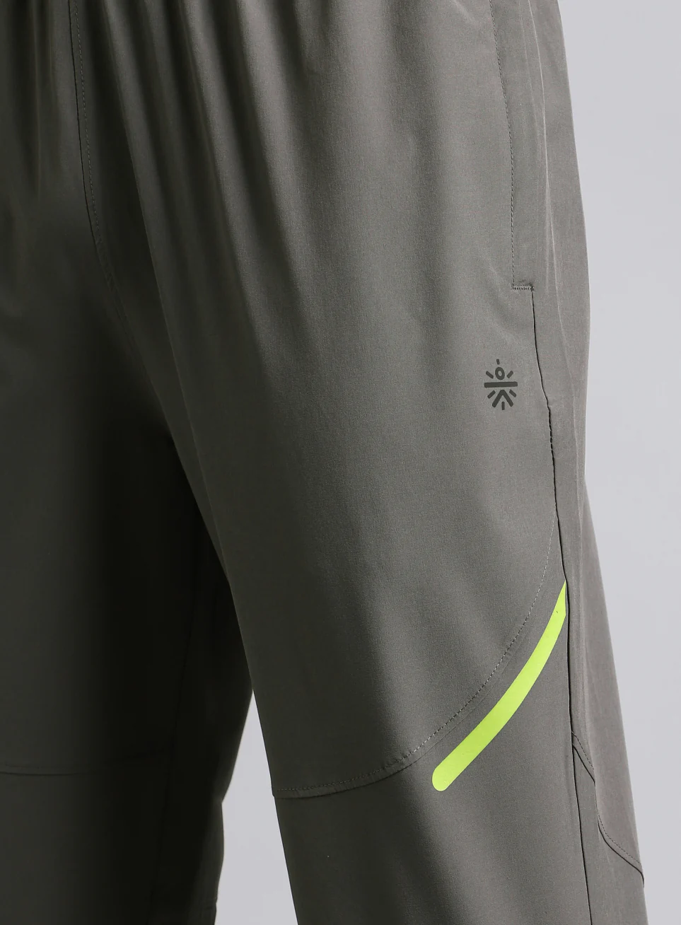 Men's Grey Hyper Move Training Trackpants - Image 10