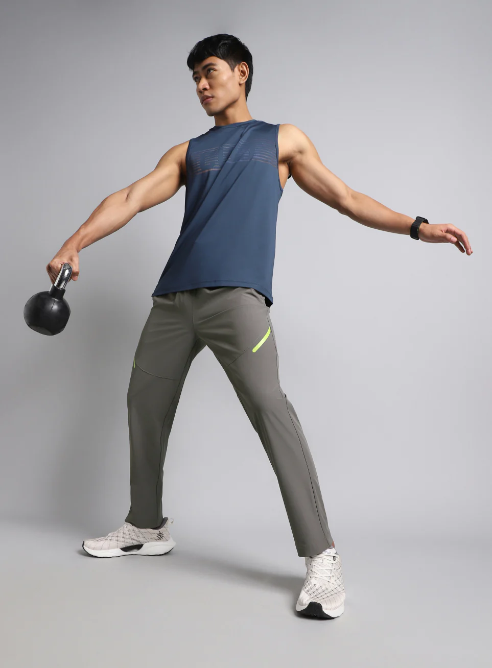 Men's Grey Hyper Move Training Trackpants - Image 2