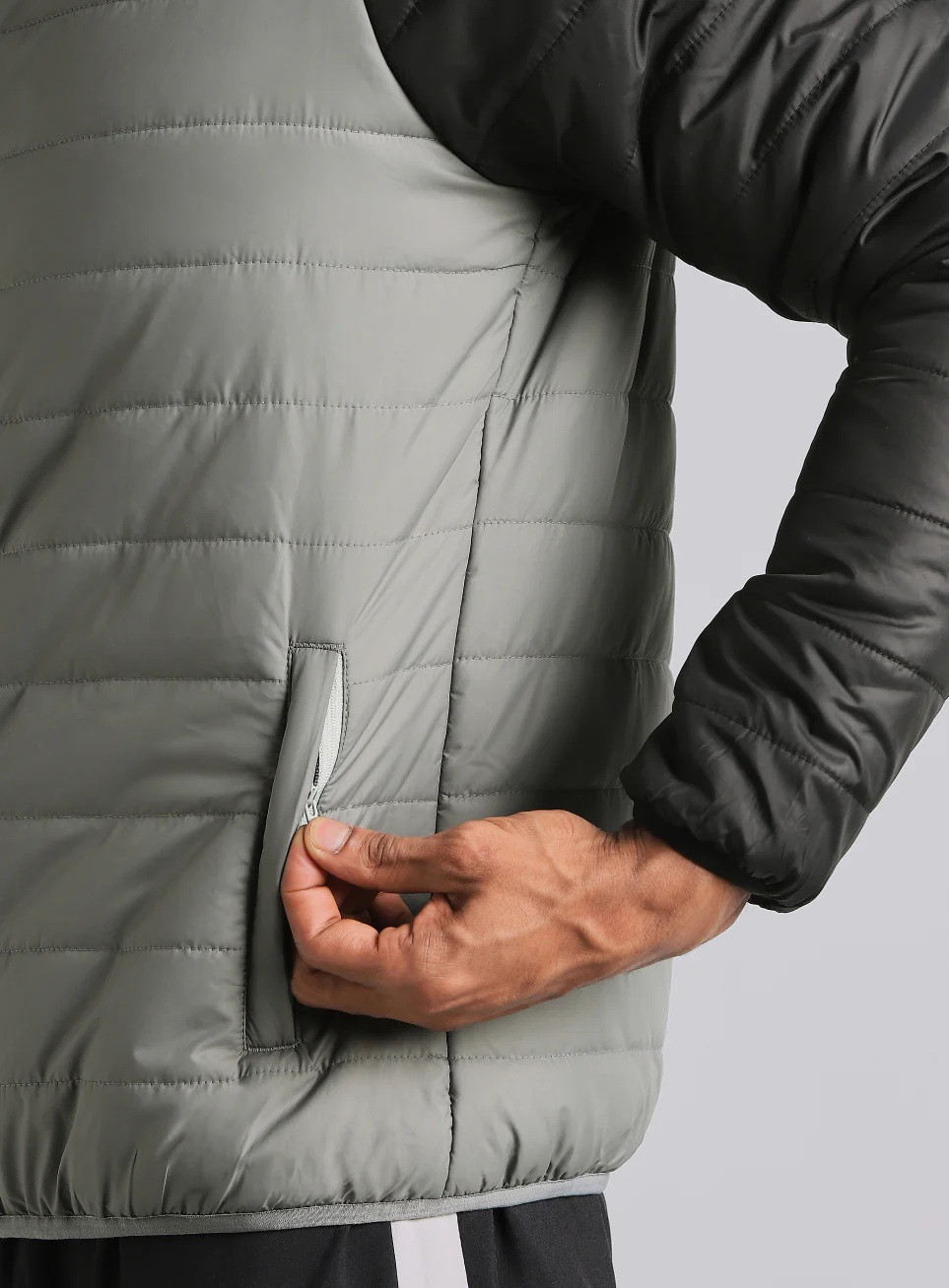 Men's Grey Multicolor Puffer Jacket - Image 10